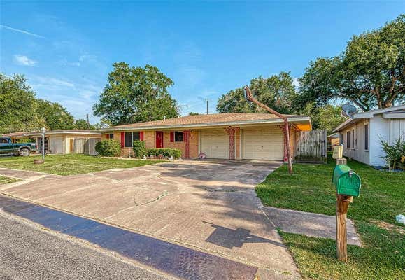 921 ROBERTS ST, EL CAMPO, TX 77437 - Image 1