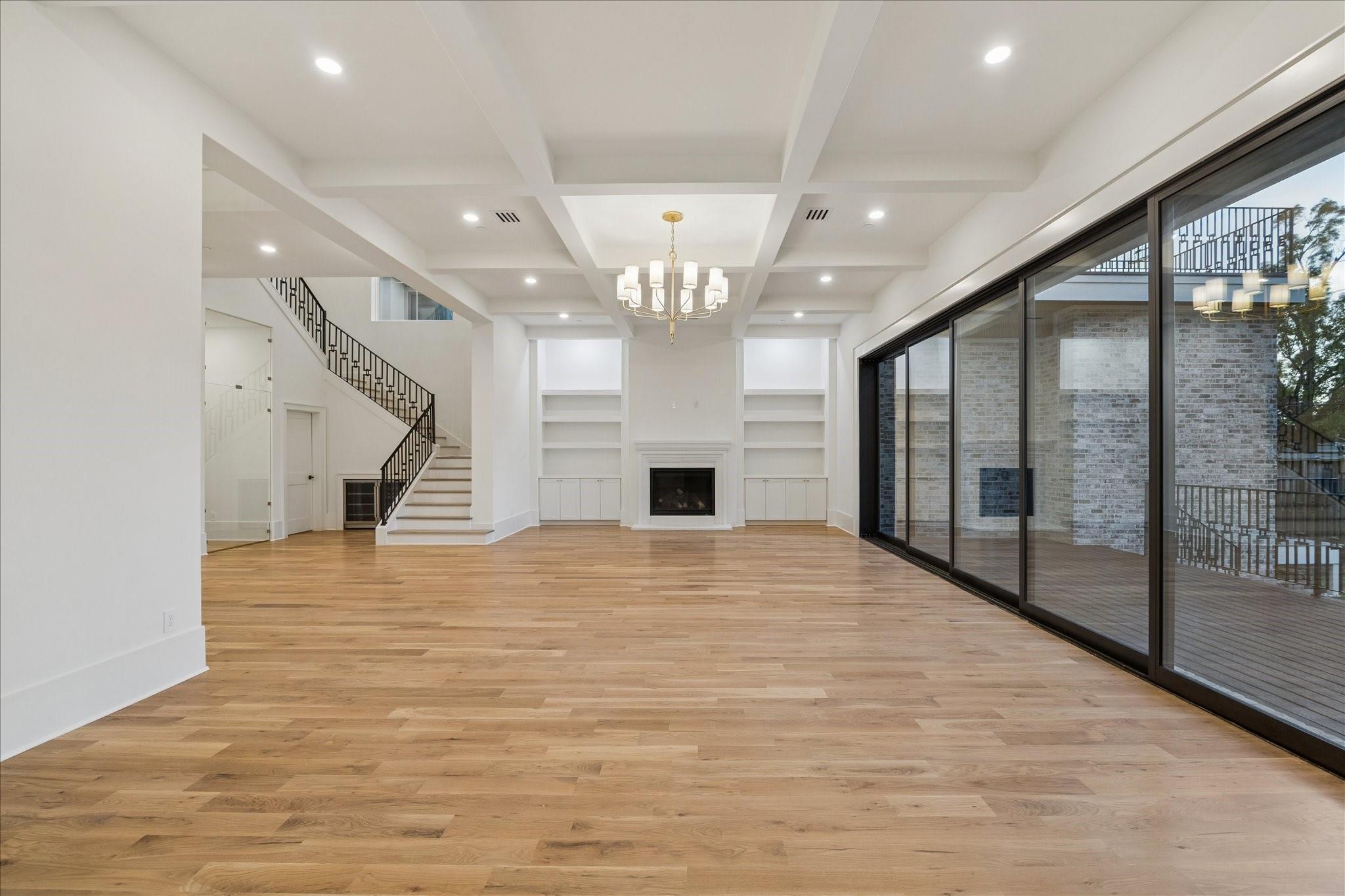 Bellaire, Texas, 77401, United States, 4 Bedrooms Bedrooms, ,6 BathroomsBathrooms,Residential,Pending,2001061