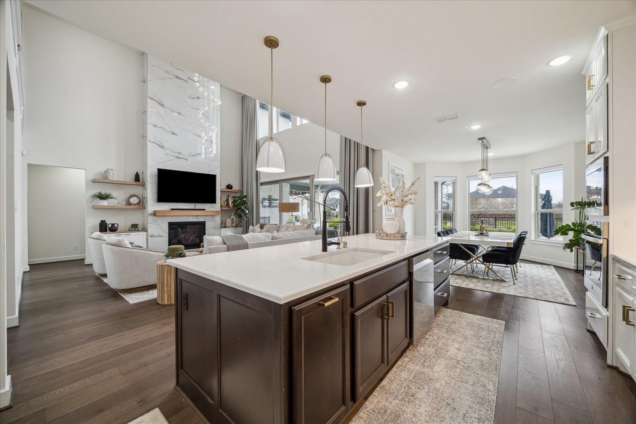 Sugar Land, Texas, 77479, United States, 4 Bedrooms Bedrooms, ,5 BathroomsBathrooms,Residential,Active,2006987