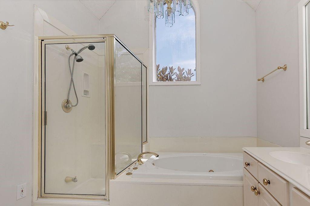 Willis, Texas, 77318, United States, 5 Bedrooms Bedrooms, ,4 BathroomsBathrooms,Residential,Active,1899883