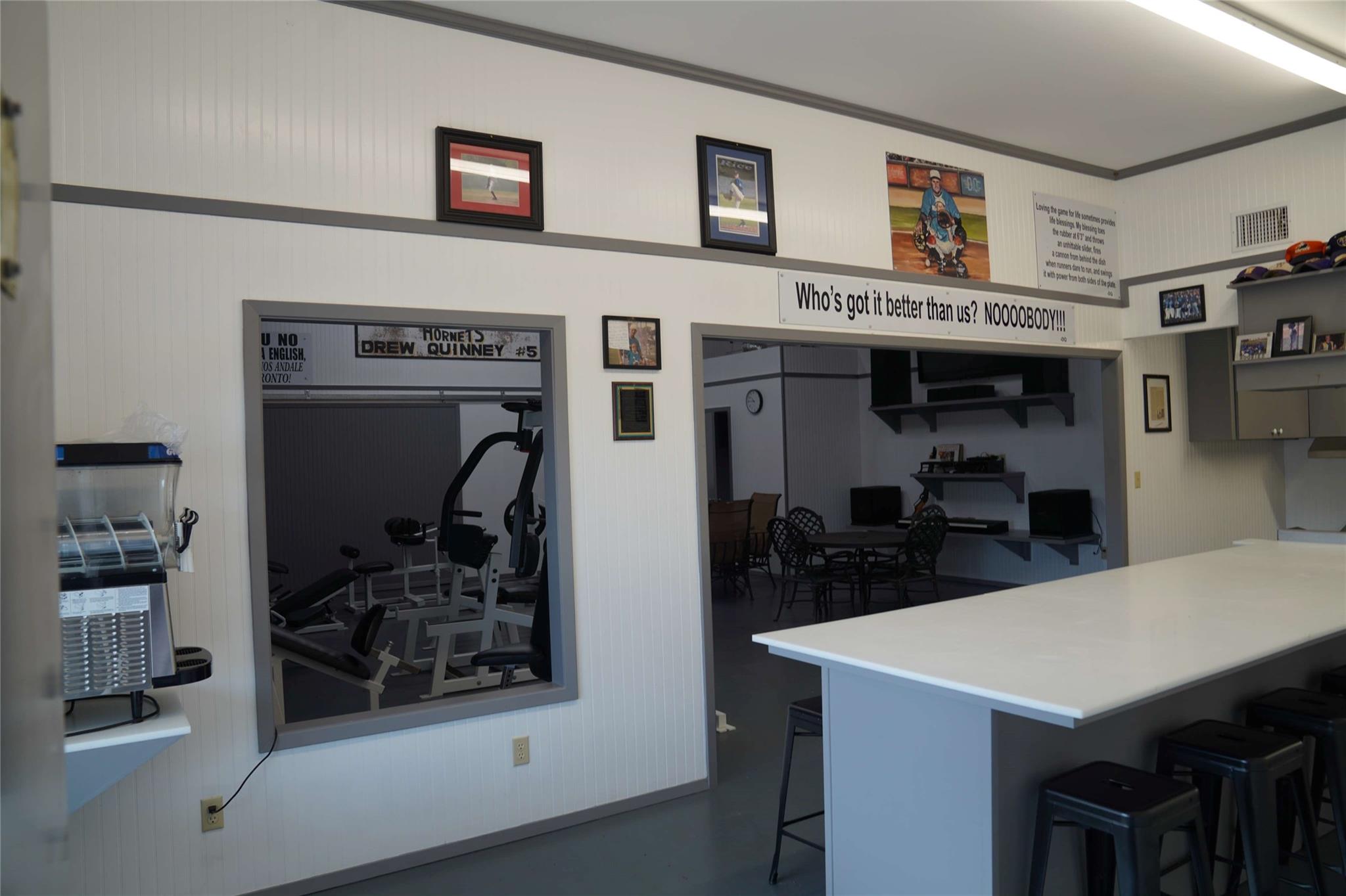 Sheridan, Texas, 77475, United States, 8 Bedrooms Bedrooms, ,5 BathroomsBathrooms,Residential,Active,1954329