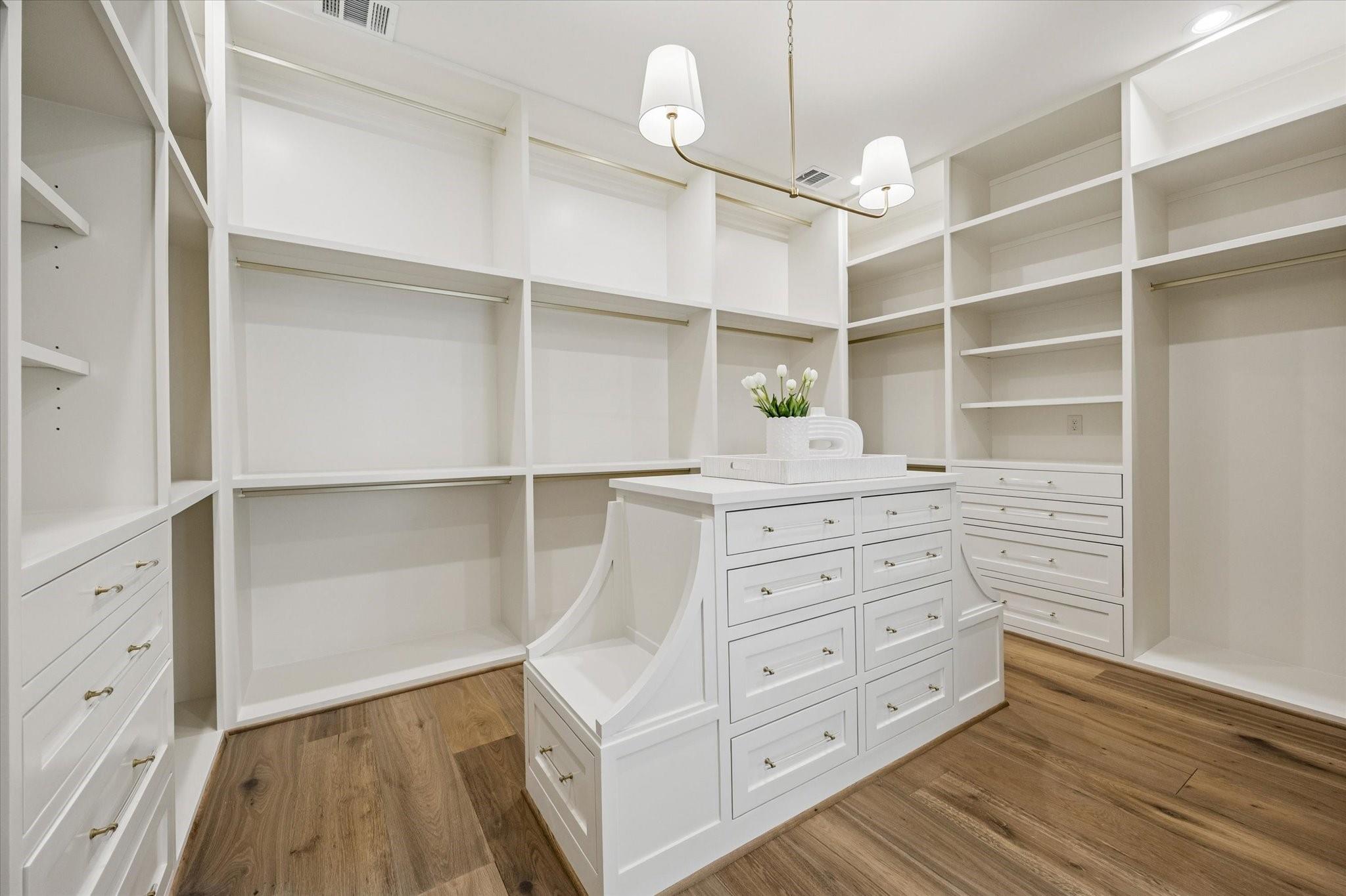 Houston, Texas, 77024, United States, 6 Bedrooms Bedrooms, ,5 BathroomsBathrooms,Residential,Active,1992229