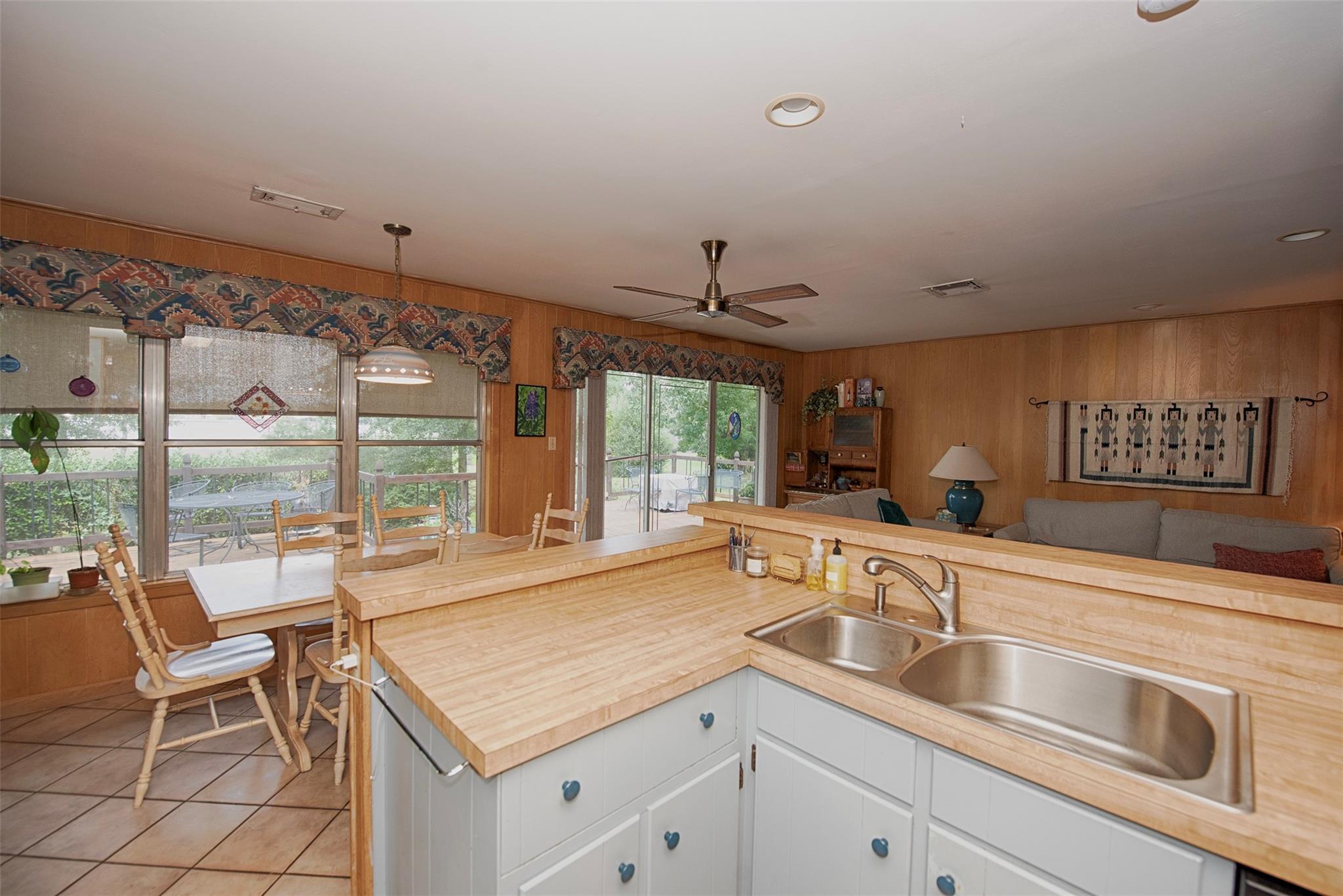 Taylor Lake Village, Texas, 77586, United States, 3 Bedrooms Bedrooms, ,3 BathroomsBathrooms,Residential,Active,1953995