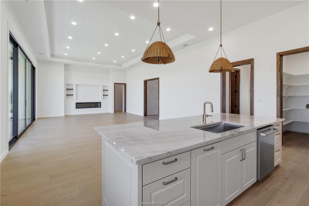 Bryan, Texas, 77845, United States, 4 Bedrooms Bedrooms, ,5 BathroomsBathrooms,Residential,Active,2012484