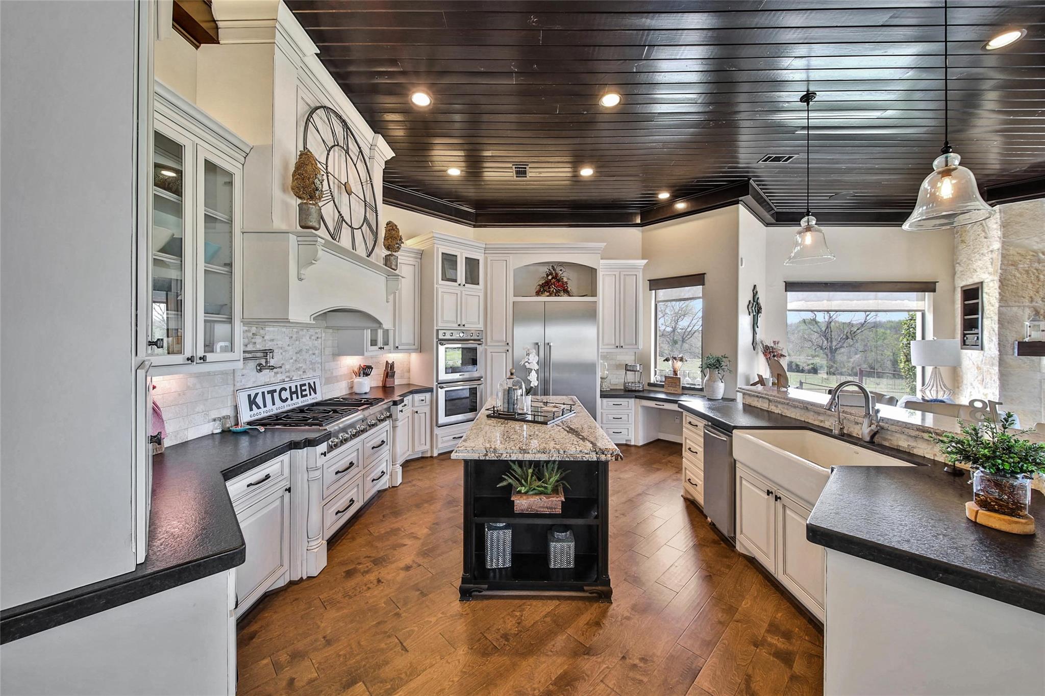 Montgomery, Texas, 77316, United States, 6 Bedrooms Bedrooms, ,6 BathroomsBathrooms,Residential,Active,1907981