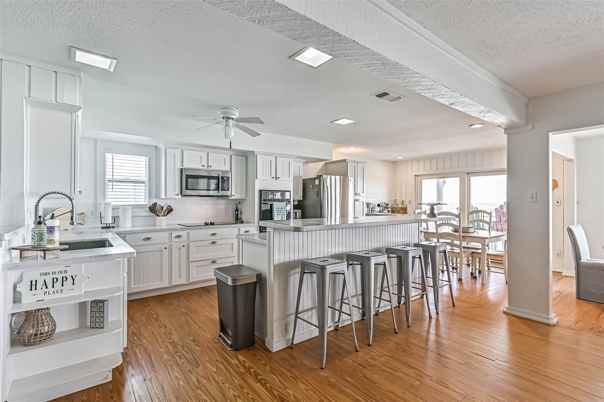 Galveston, Texas, 77554, United States, 4 Bedrooms Bedrooms, ,3 BathroomsBathrooms,Residential,Active,1909088