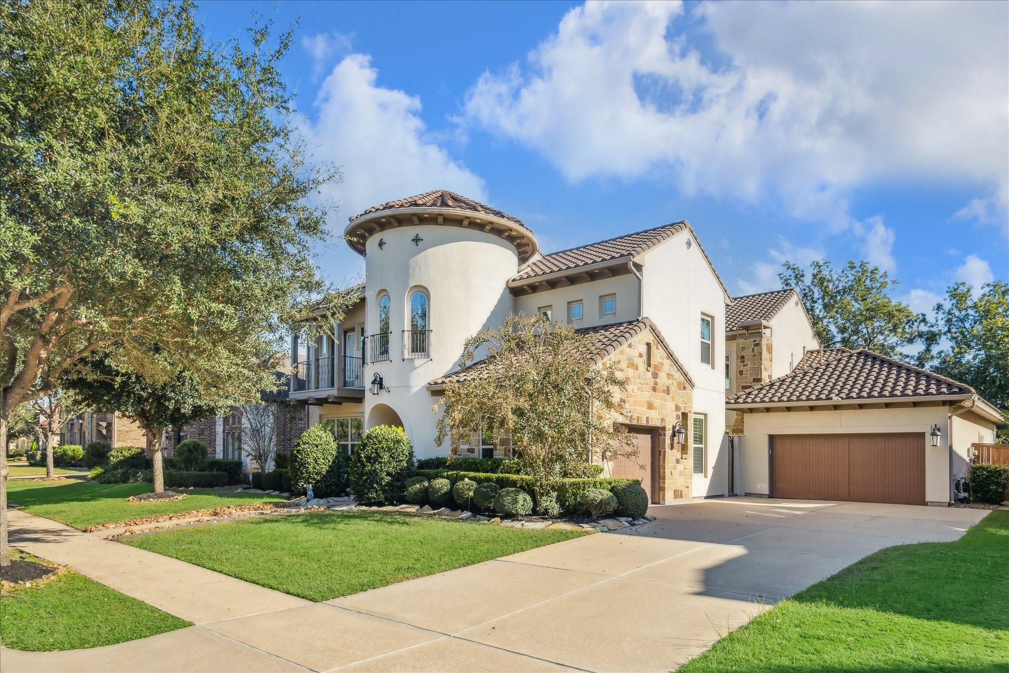 Sugar Land, Texas, 77479, United States, 5 Bedrooms Bedrooms, ,7 BathroomsBathrooms,Residential,Active,1971786