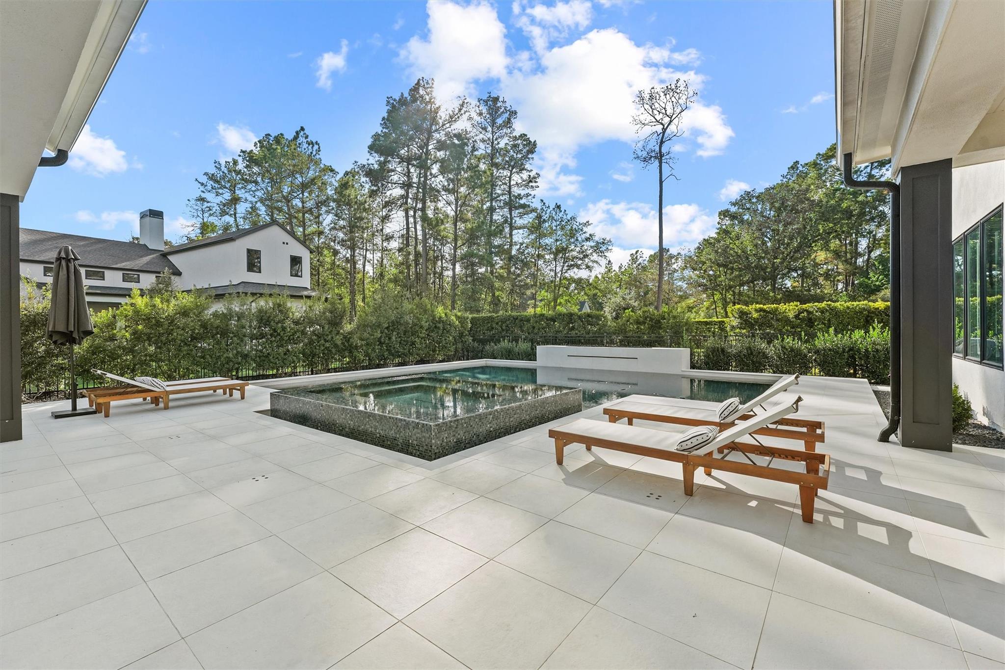 Montgomery, Texas, 77316, United States, 4 Bedrooms Bedrooms, ,6 BathroomsBathrooms,Residential,Active,1972157