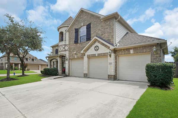 2101 WOODLAND CT, PEARLAND, TX 77581, photo 2 of 34