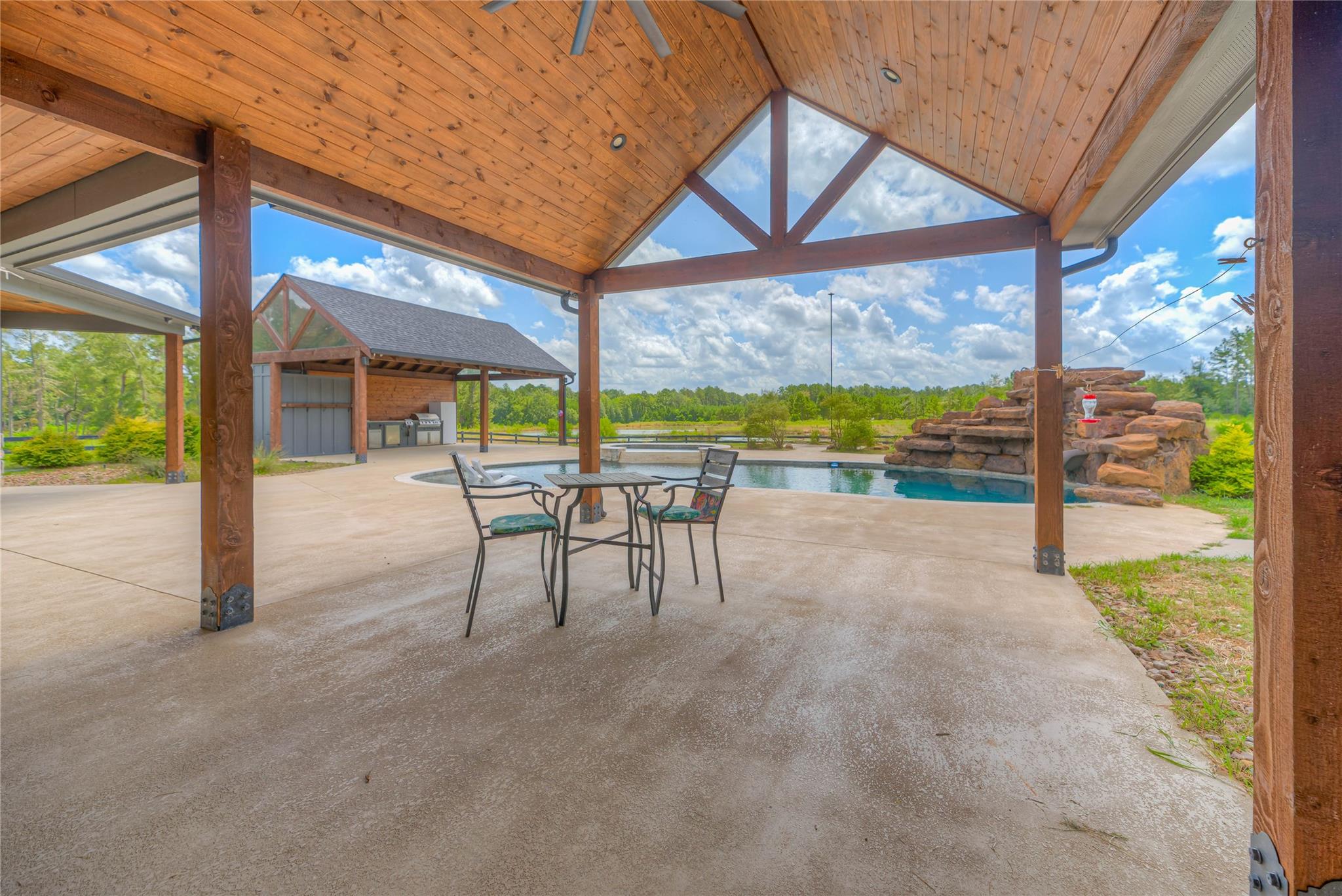 Livingston, Texas, 77351, United States, 5 Bedrooms Bedrooms, ,6 BathroomsBathrooms,Residential,Active,1905360