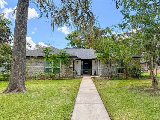 201 BANYAN ST, LAKE JACKSON, TX 77566 - Image 1