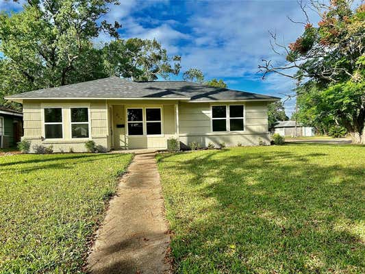 319 WISTERIA ST, LAKE JACKSON, TX 77566 - Image 1