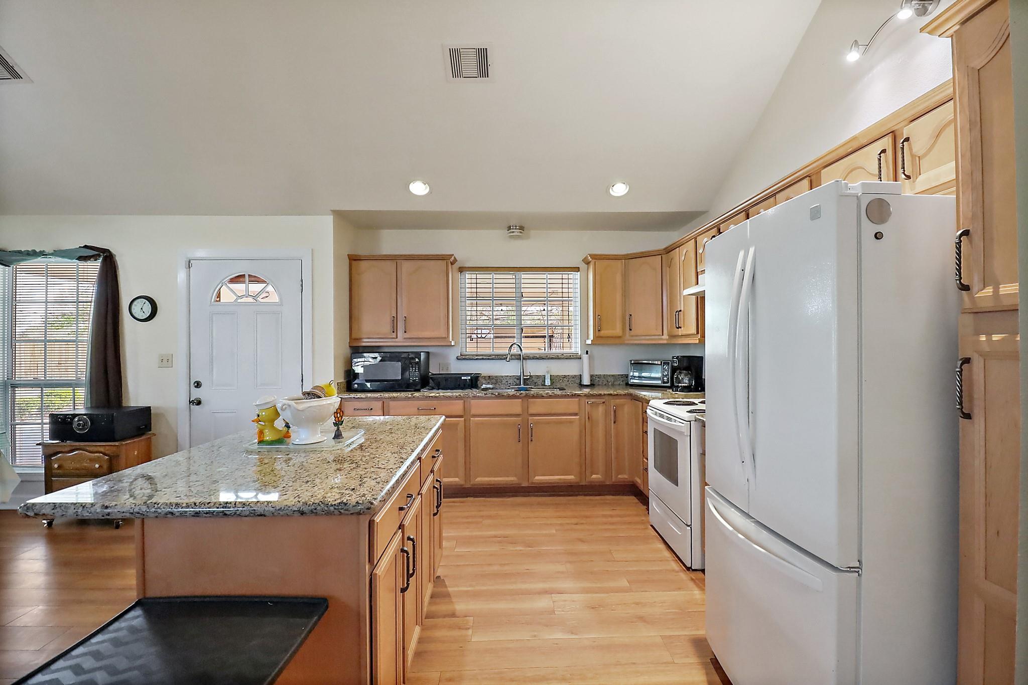 Crosby, Texas, 77532, United States, 4 Bedrooms Bedrooms, ,2 BathroomsBathrooms,Residential,Active,2003559