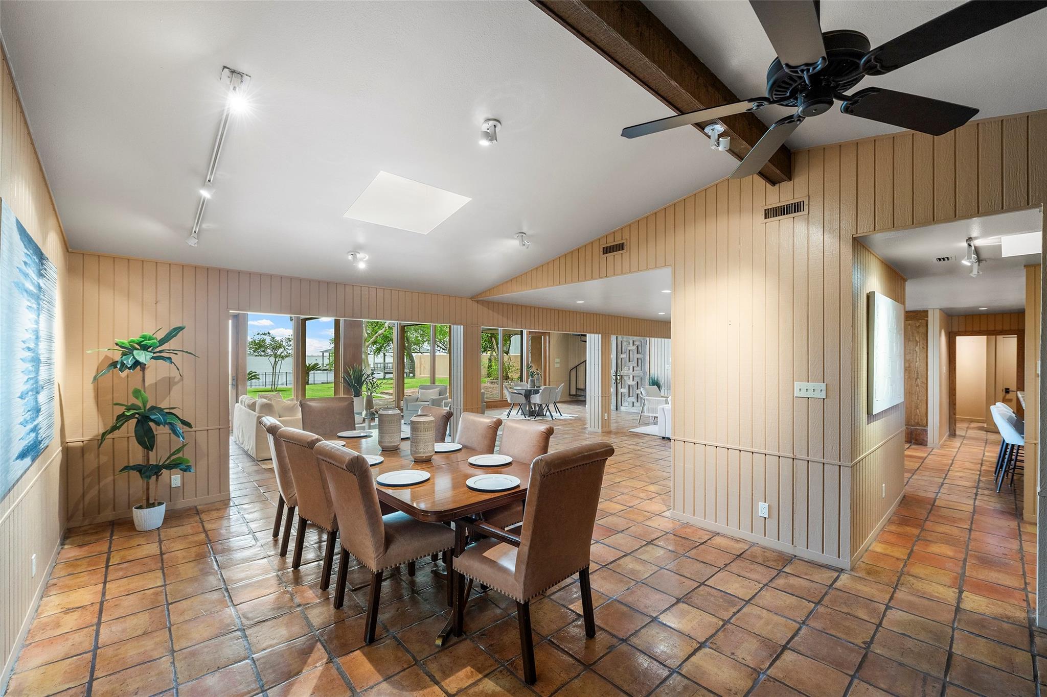 Galveston, Texas, 77550, United States, 4 Bedrooms Bedrooms, ,6 BathroomsBathrooms,Residential,Active,1905067