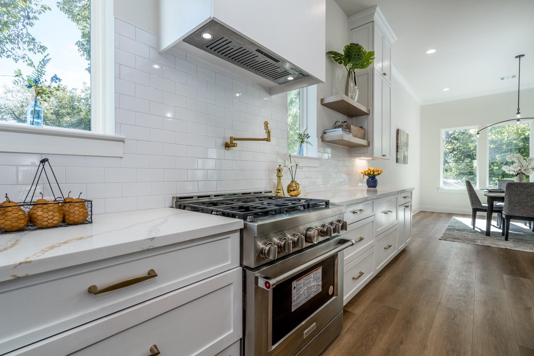 Houston, Texas, 77018, United States, 4 Bedrooms Bedrooms, ,5 BathroomsBathrooms,Residential,Active,1999925