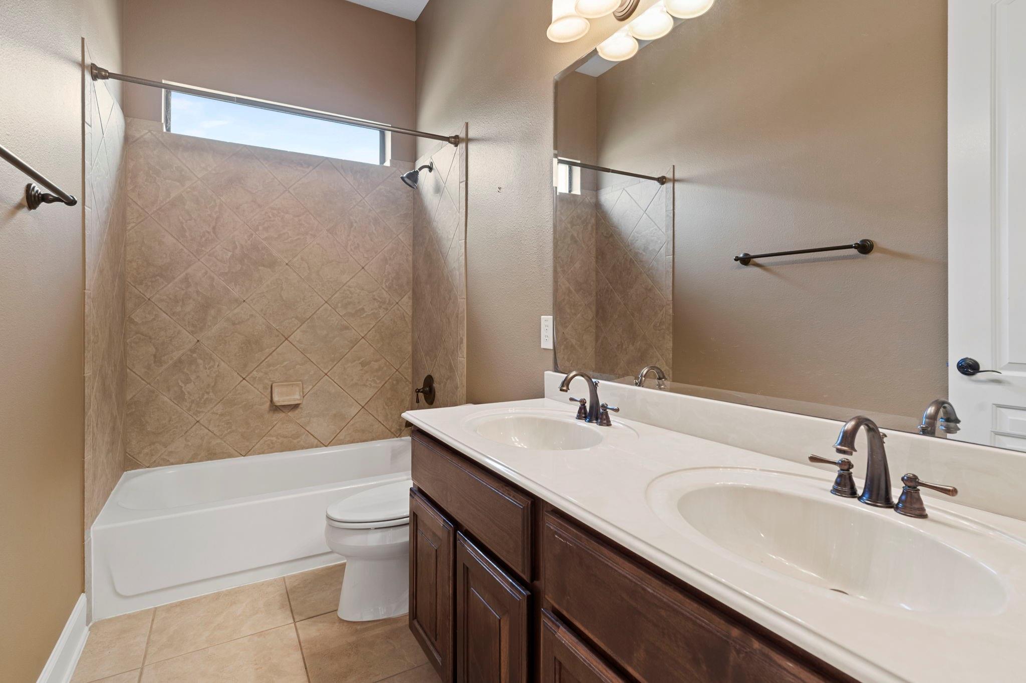 Needville, Texas, 77461, United States, 4 Bedrooms Bedrooms, ,4 BathroomsBathrooms,Residential,Active,1999933