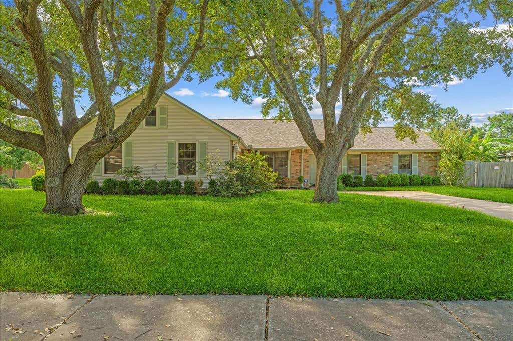 1313 W CASTLEWOOD AVE, FRIENDSWOOD, TX 77546, photo 1 of 37