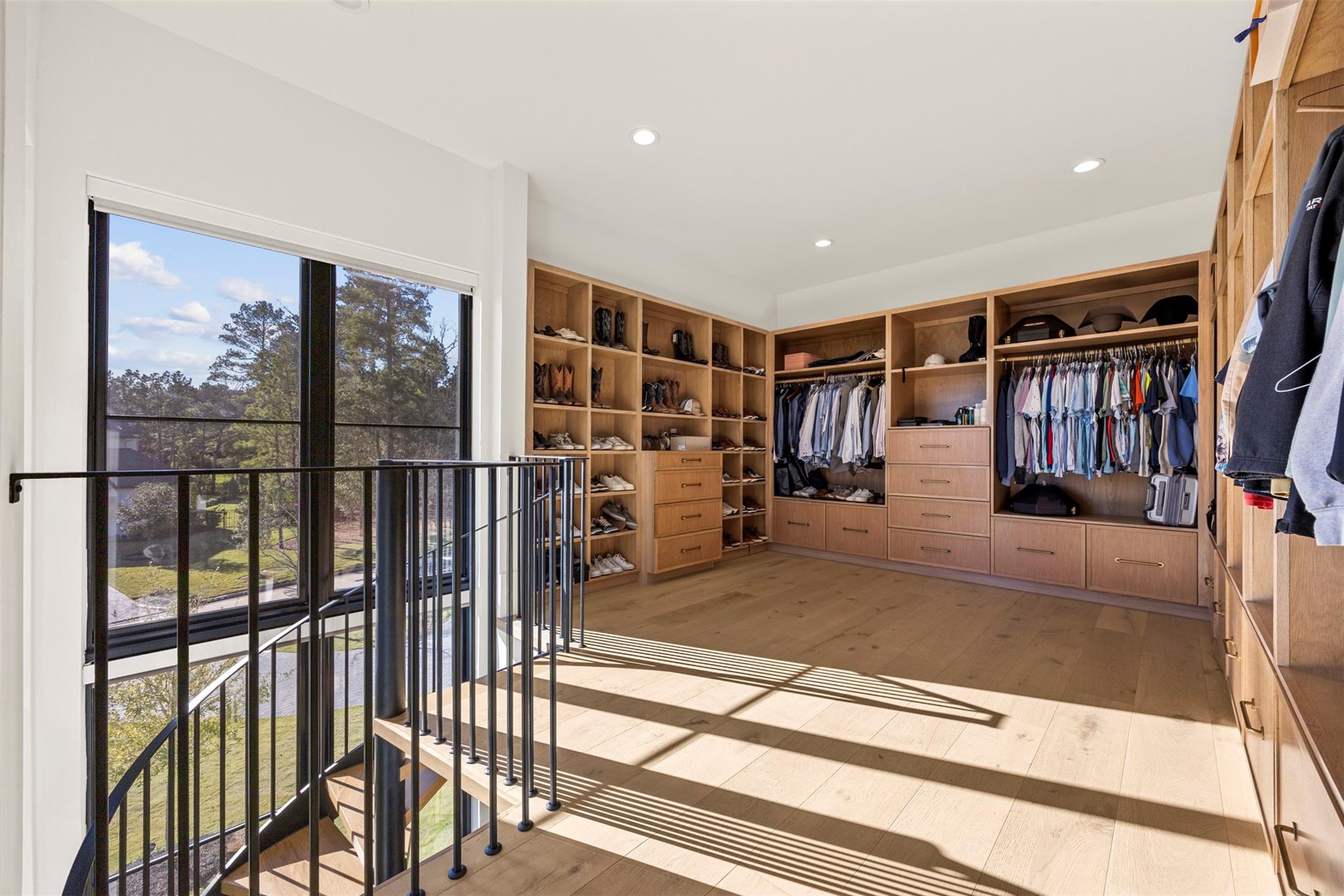 Montgomery, Texas, 77316, United States, 6 Bedrooms Bedrooms, ,7 BathroomsBathrooms,Residential,Active,2012208