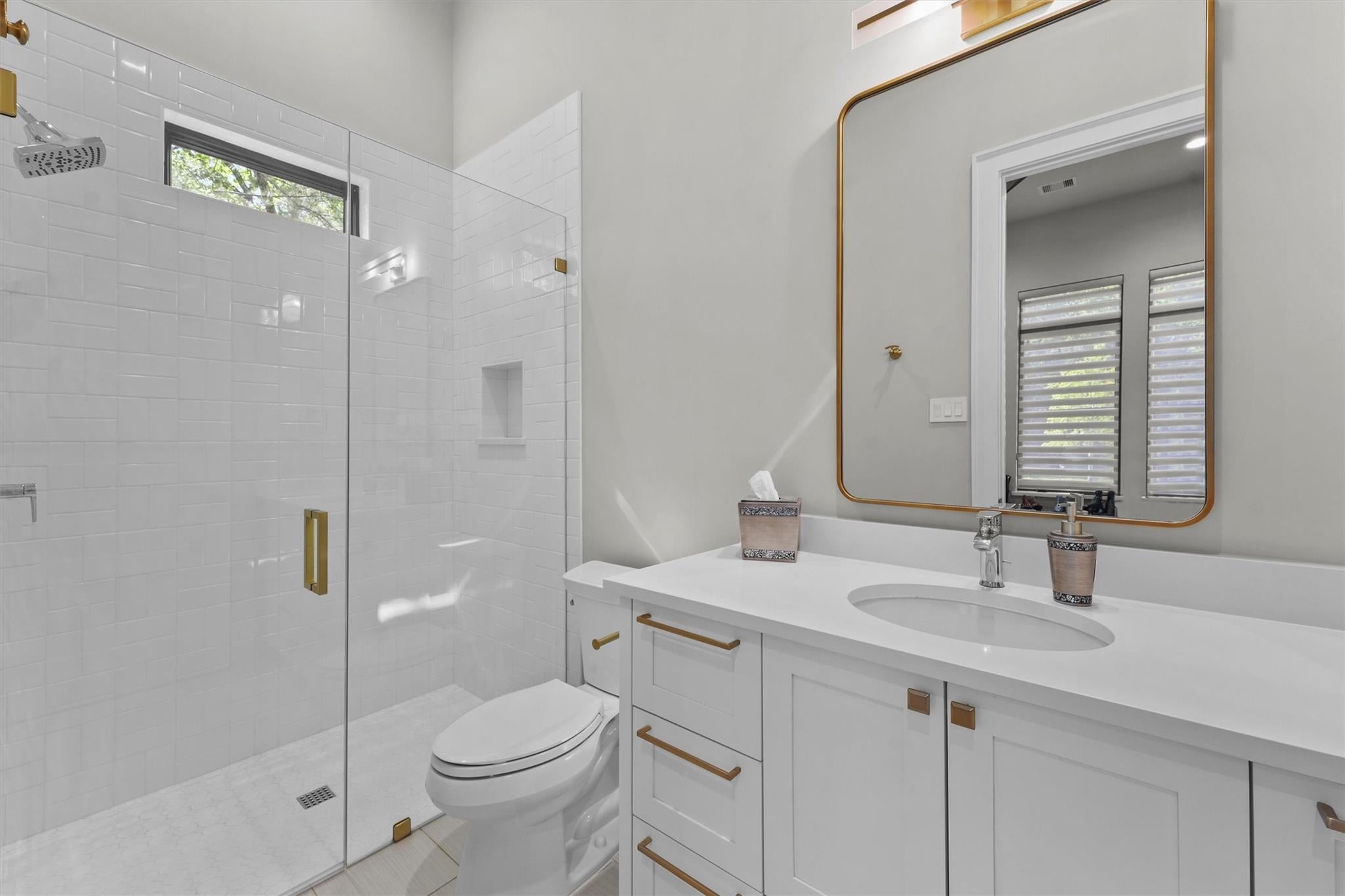 Montgomery, Texas, 77316, United States, 4 Bedrooms Bedrooms, ,6 BathroomsBathrooms,Residential,Active,1905108