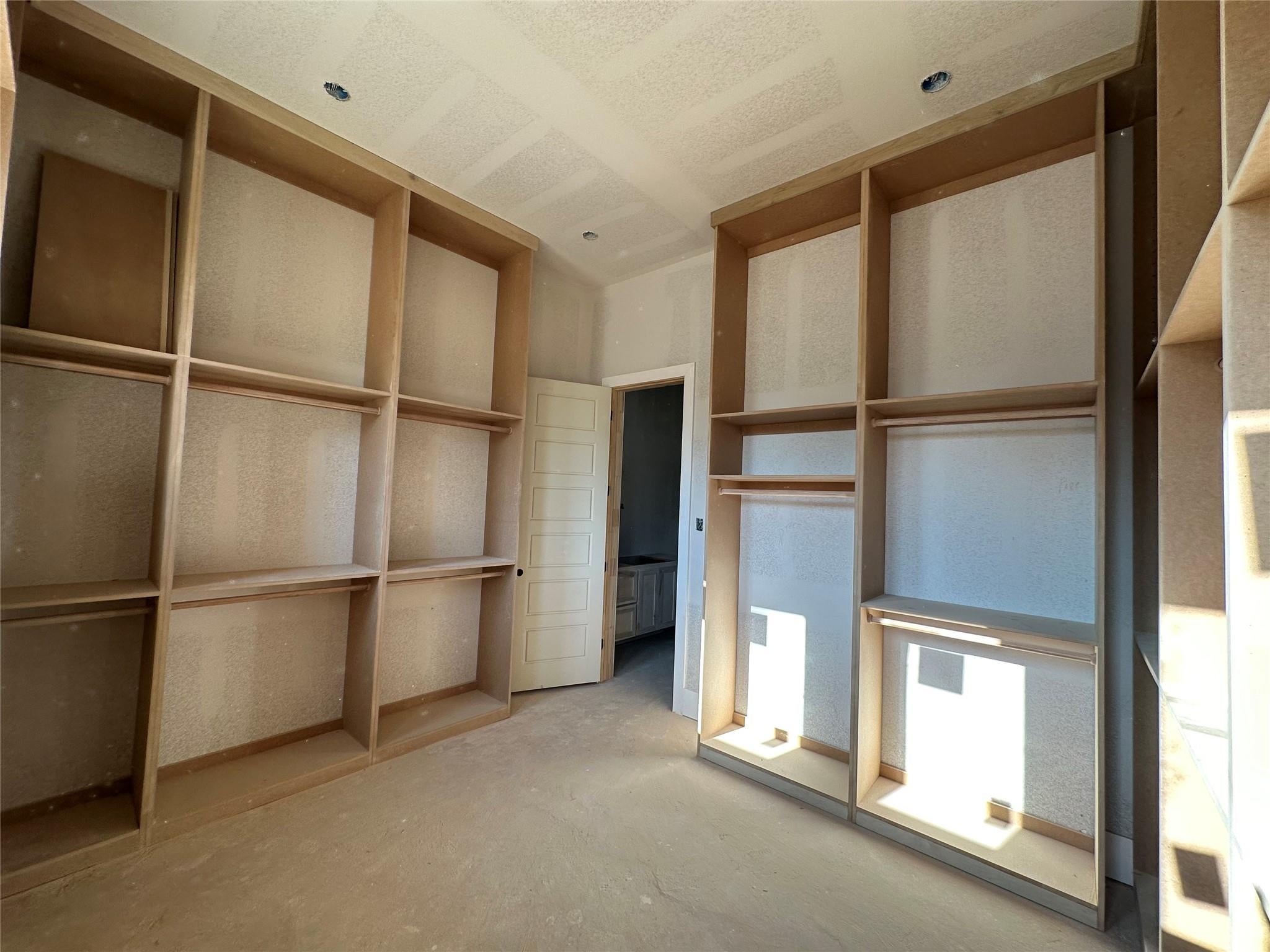 Montgomery, Texas, 77316, United States, 5 Bedrooms Bedrooms, ,7 BathroomsBathrooms,Residential,Active,1965996