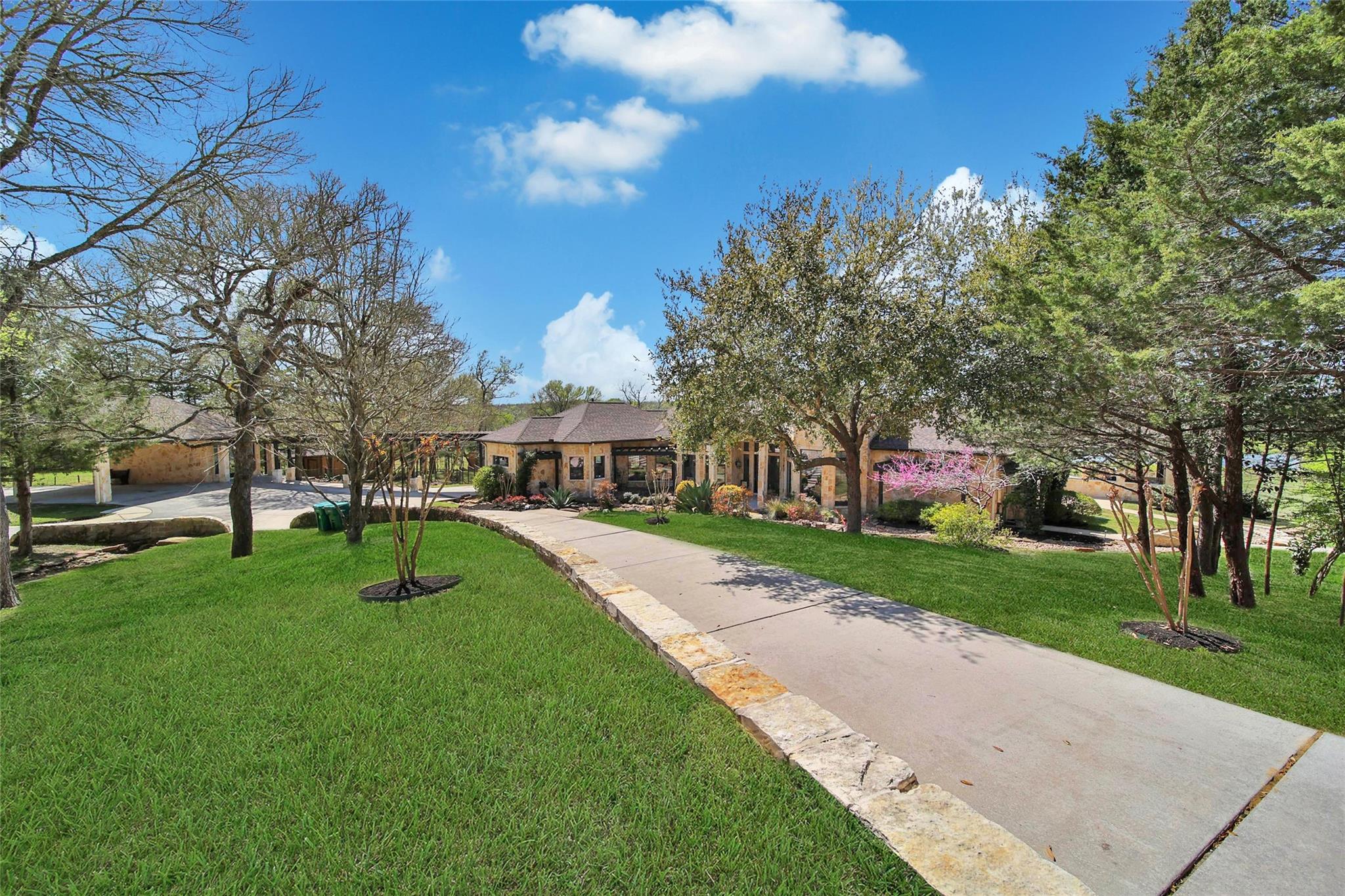 Montgomery, Texas, 77316, United States, 6 Bedrooms Bedrooms, ,6 BathroomsBathrooms,Residential,Active,1907981