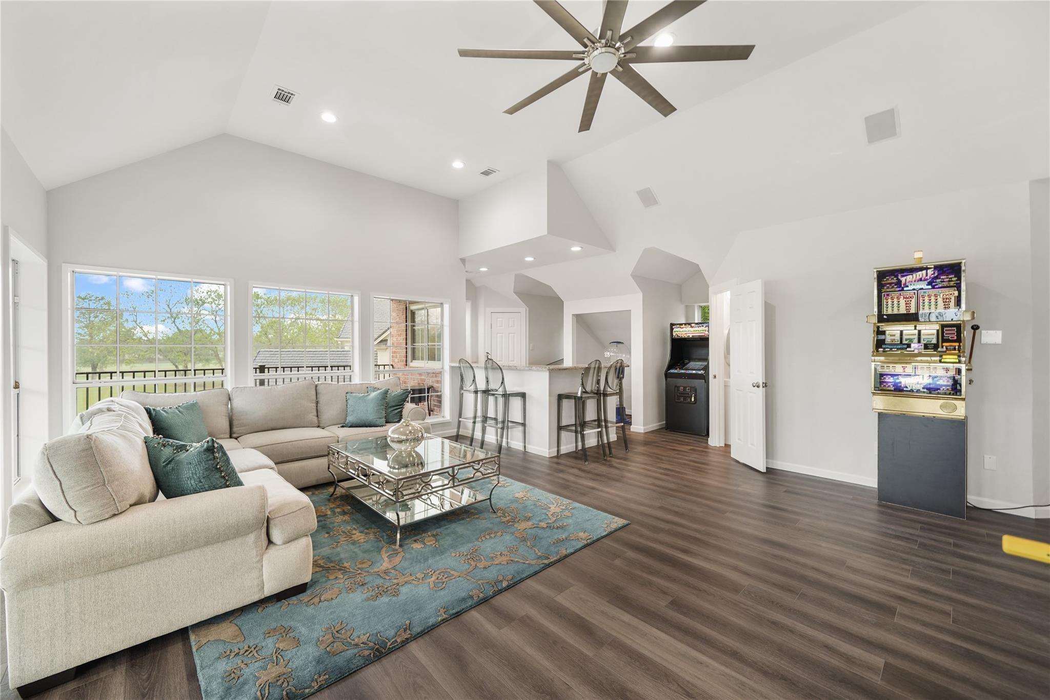 Sugar Land, Texas, 77479, United States, 6 Bedrooms Bedrooms, ,8 BathroomsBathrooms,Residential,Active,1973640