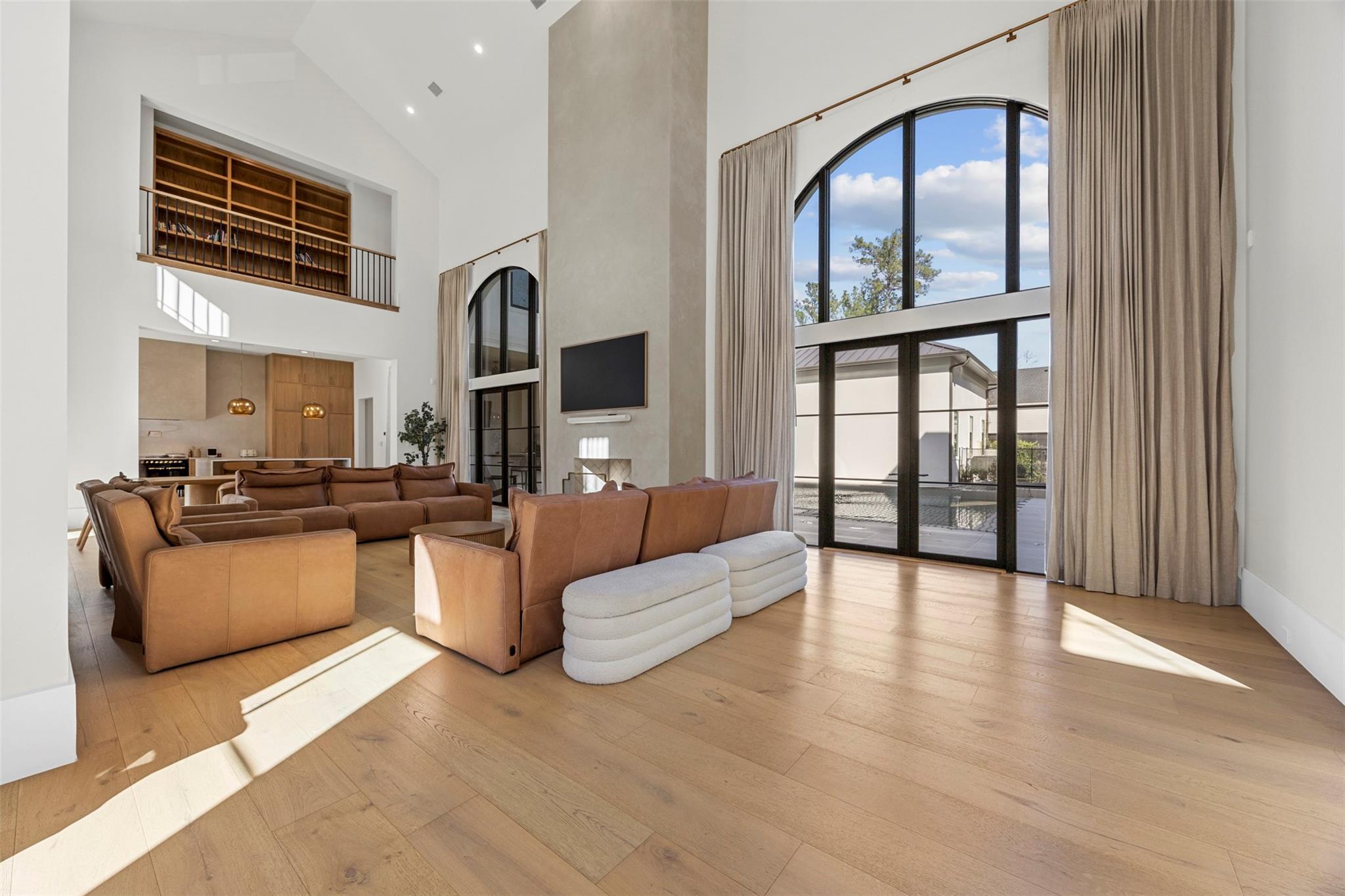 Montgomery, Texas, 77316, United States, 6 Bedrooms Bedrooms, ,7 BathroomsBathrooms,Residential,Active,2012208