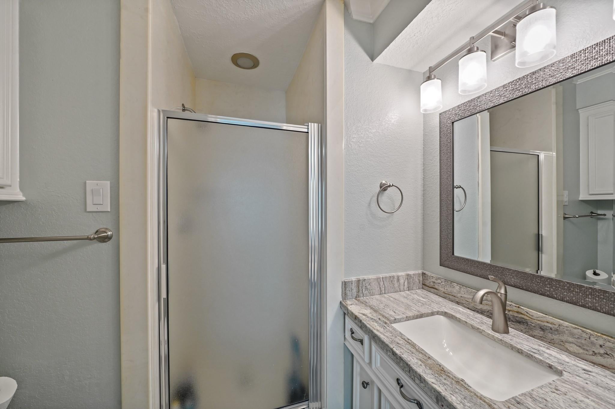 Sugar Land, Texas, 77479, United States, 5 Bedrooms Bedrooms, ,4 BathroomsBathrooms,Residential,Active,1884873