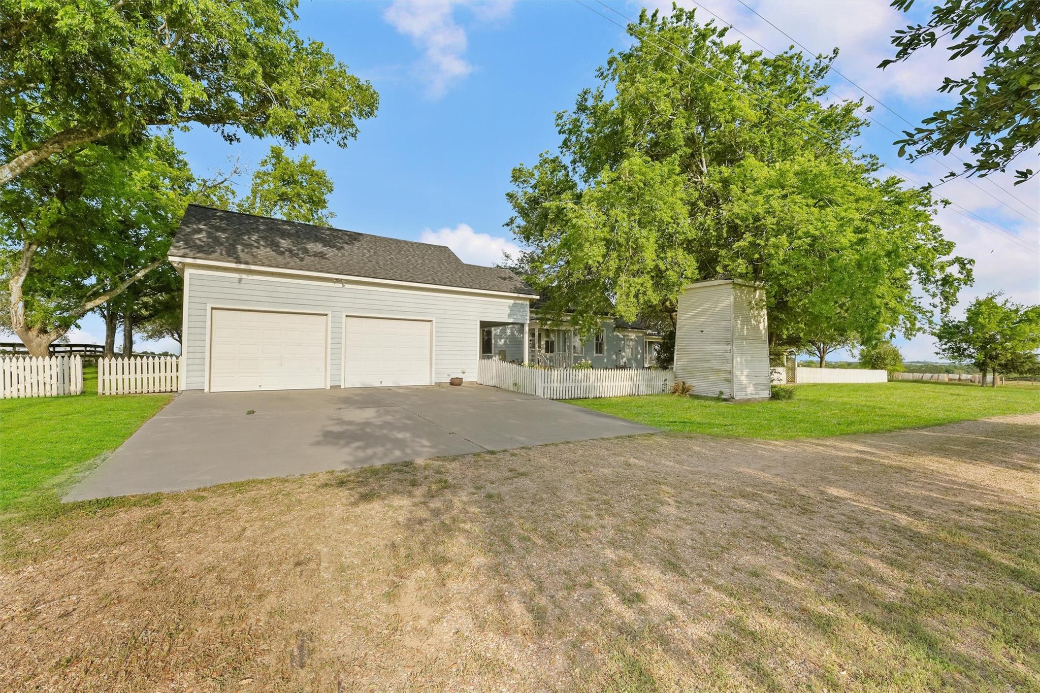 Brenham, Texas, 77833, United States, 3 Bedrooms Bedrooms, ,3 BathroomsBathrooms,Residential,Active,1920281