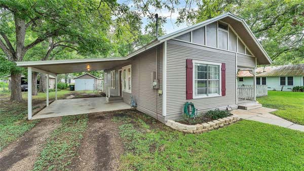 409 N AVENUE G, SHINER, TX 77984, photo 4 of 45