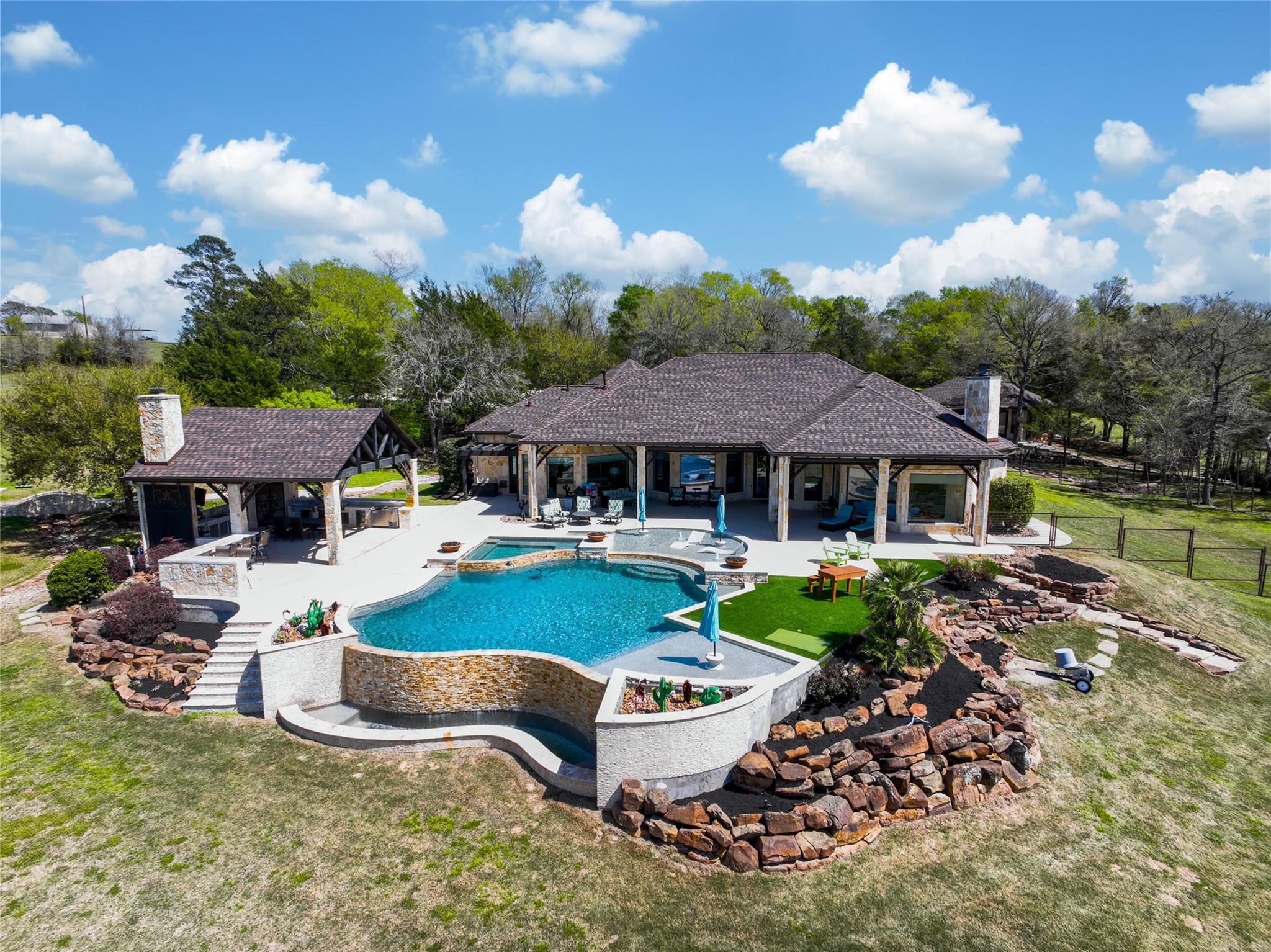Montgomery, Texas, 77316, United States, 6 Bedrooms Bedrooms, ,6 BathroomsBathrooms,Residential,Active,1907981