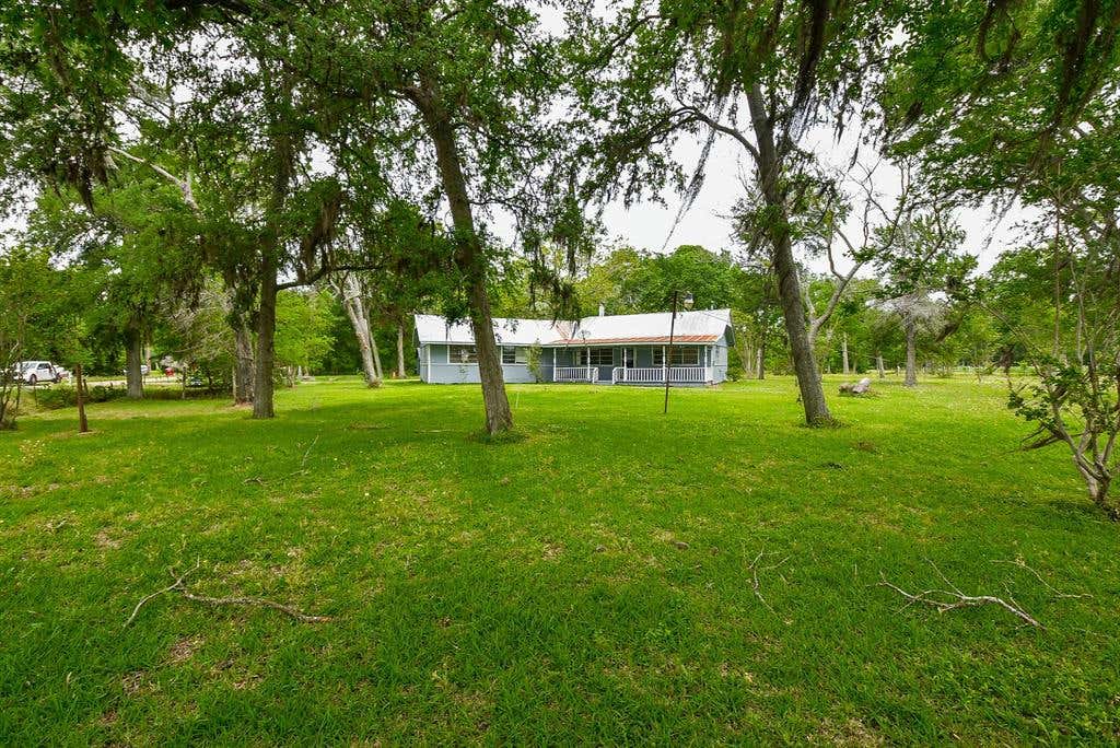 5074 NICHOLS RD, WHARTON, TX 77488, photo 1 of 32