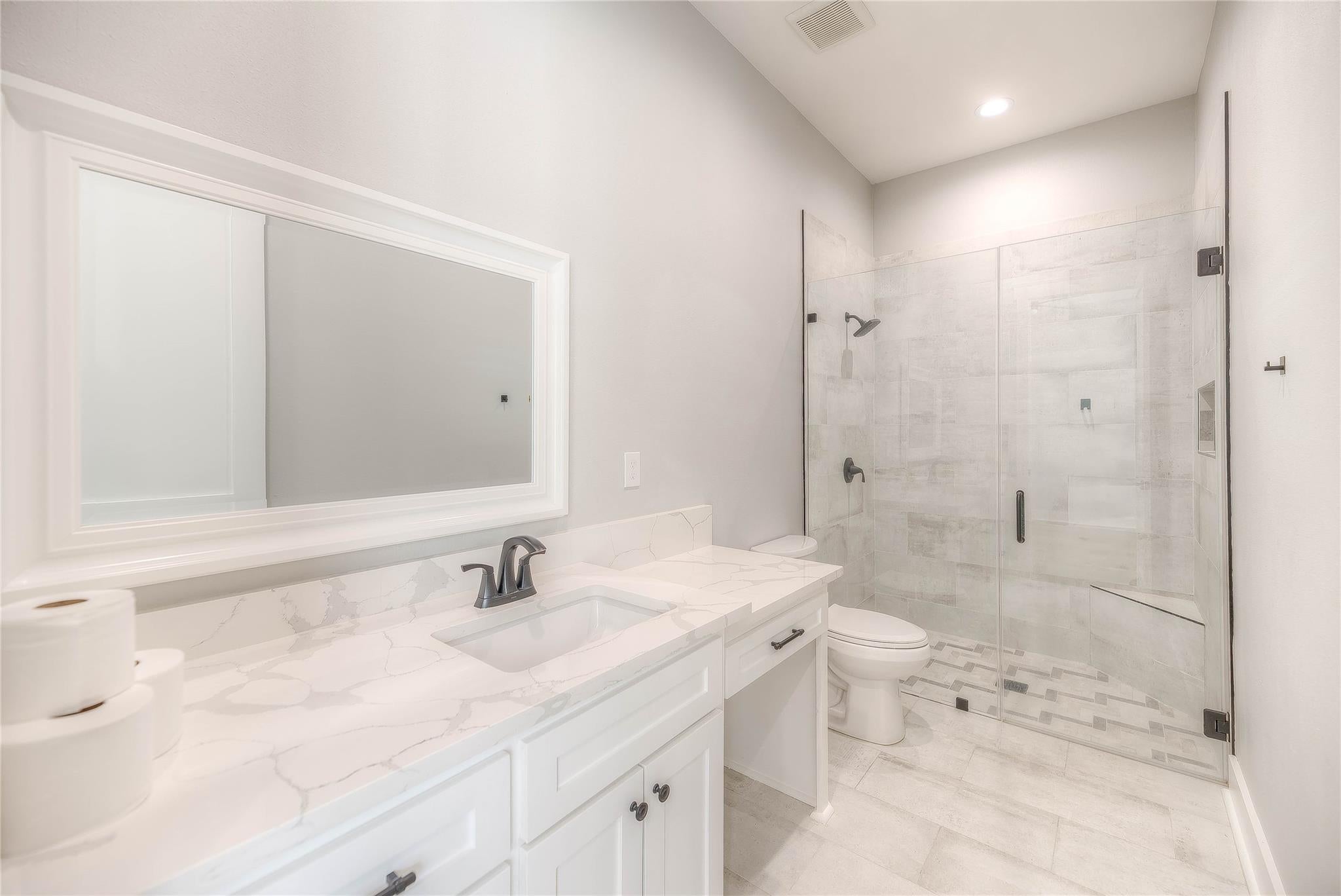 Livingston, Texas, 77351, United States, 5 Bedrooms Bedrooms, ,6 BathroomsBathrooms,Residential,Active,1905360