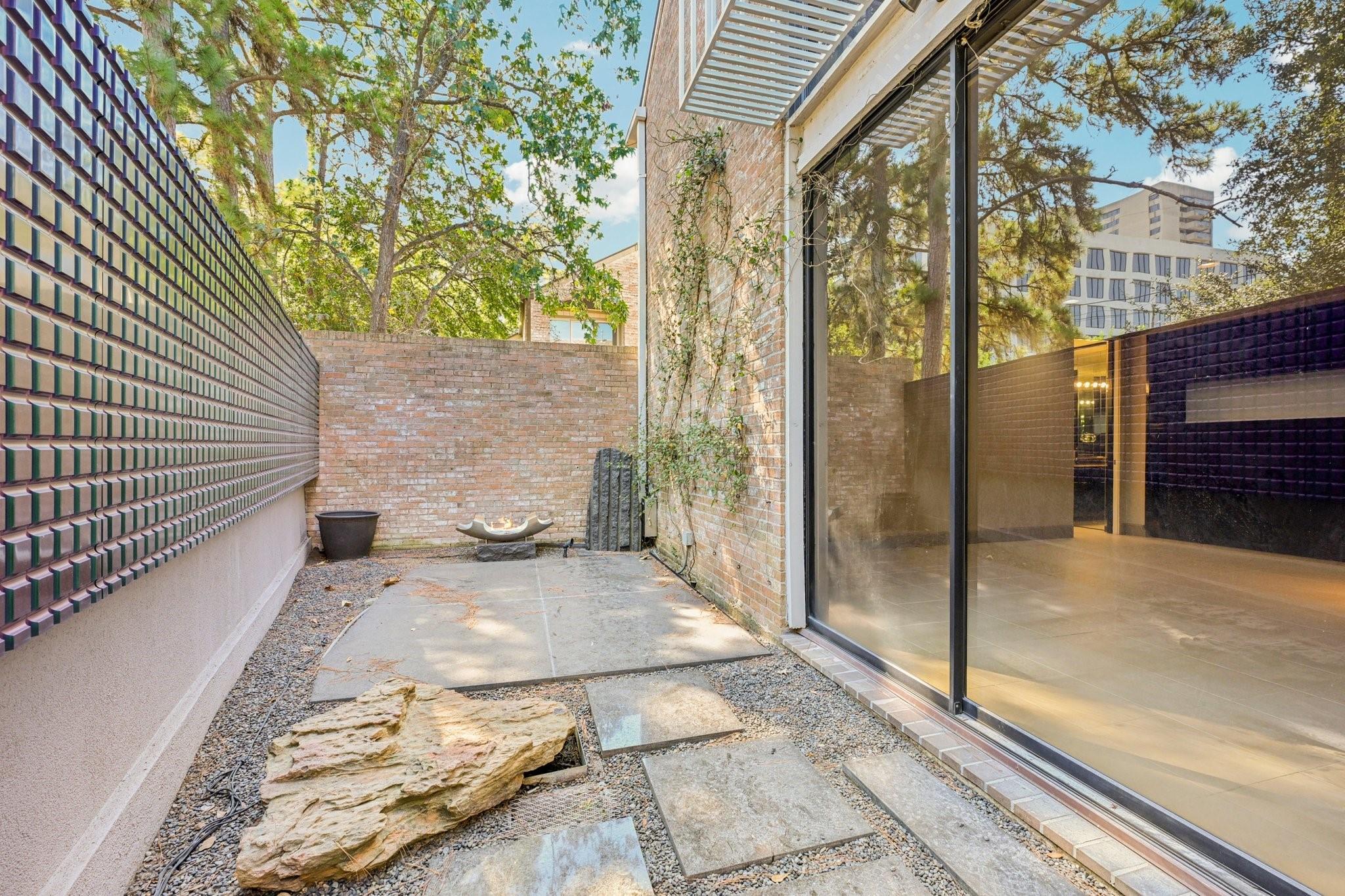 Houston, Texas, 77027, United States, 3 Bedrooms Bedrooms, ,4 BathroomsBathrooms,Residential,Active,1969670