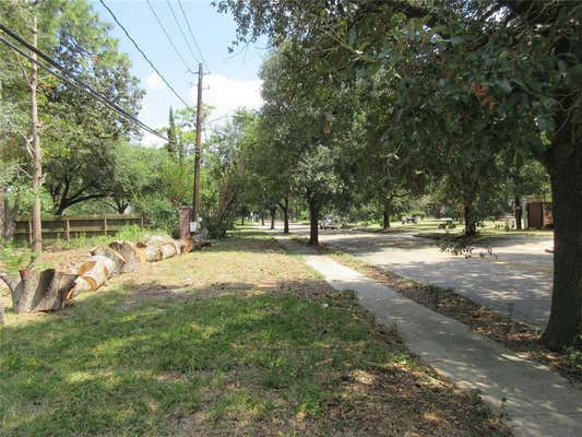 9214 WESTVIEW DR, HOUSTON, TX 77055, photo 3 of 9