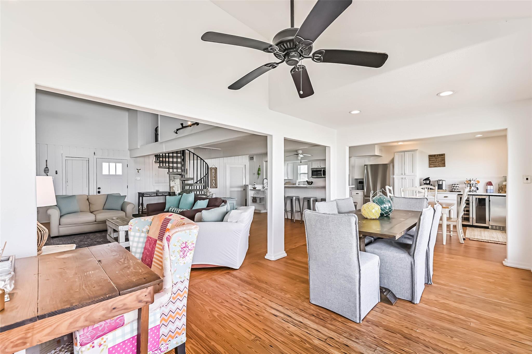 Galveston, Texas, 77554, United States, 4 Bedrooms Bedrooms, ,3 BathroomsBathrooms,Residential,Active,1909088