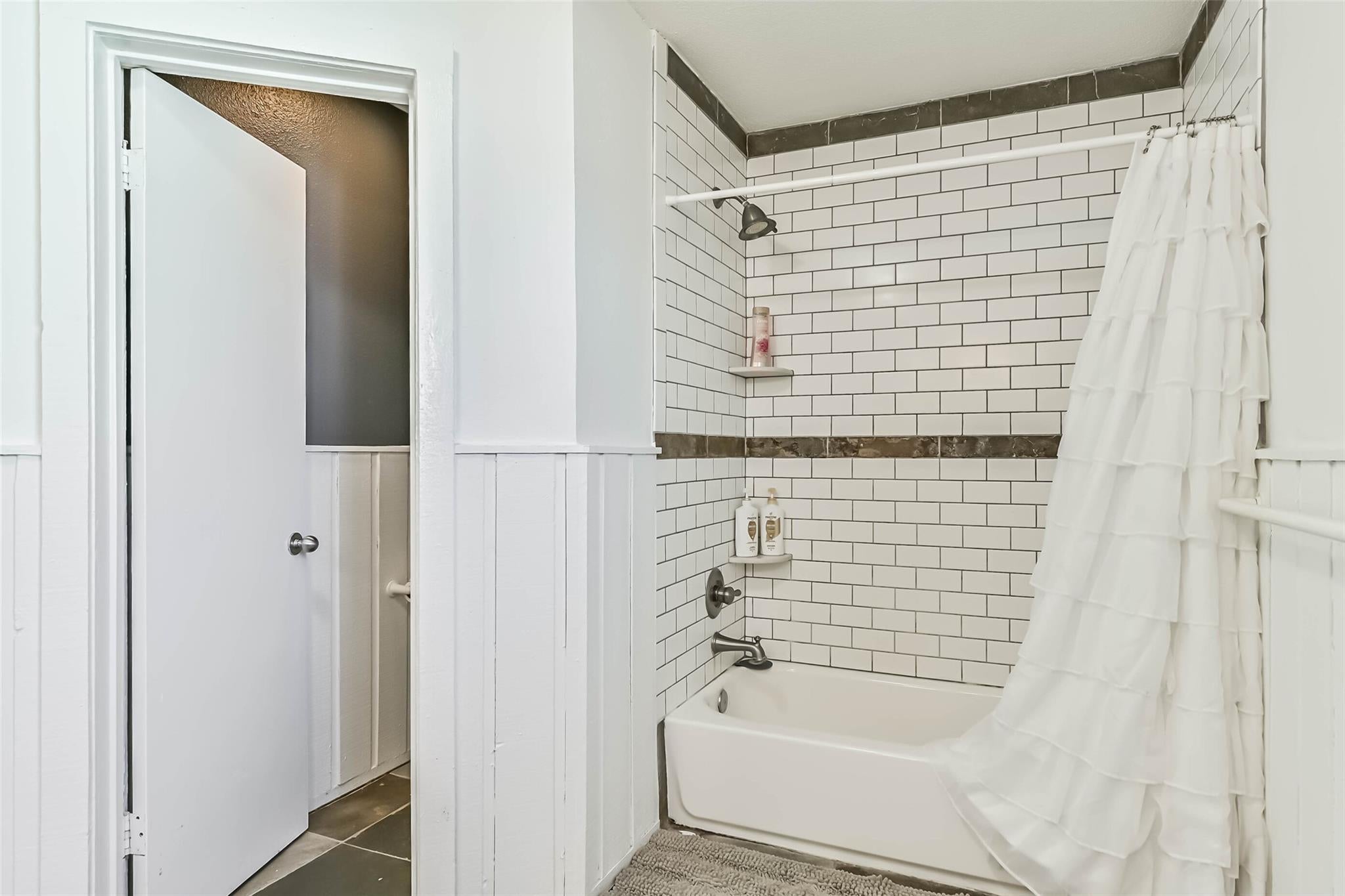 Galveston, Texas, 77554, United States, 4 Bedrooms Bedrooms, ,3 BathroomsBathrooms,Residential,Active,1909088