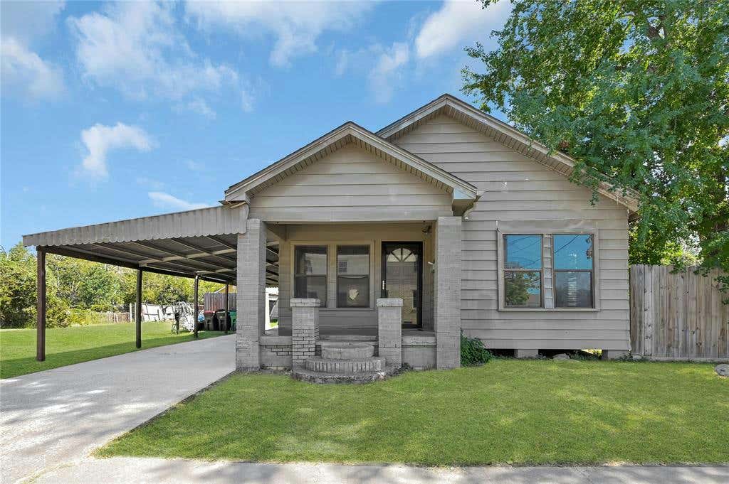 720 YUPON ST, BAYTOWN, TX 77520, photo 1 of 18