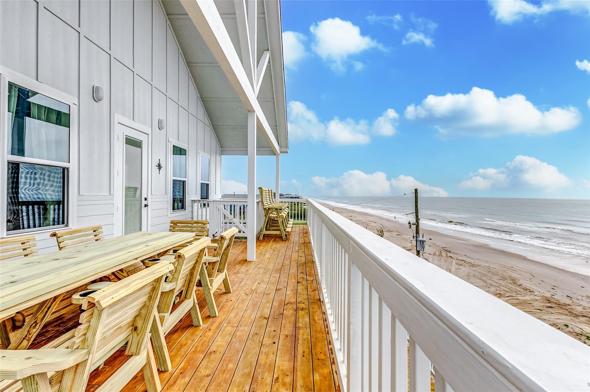 Gilchrist, Texas, 77617, United States, 3 Bedrooms Bedrooms, ,4 BathroomsBathrooms,Residential,Active,1761250