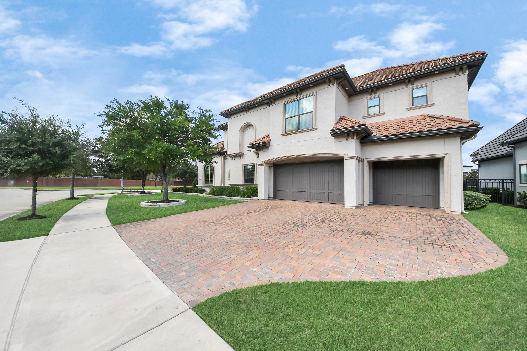 Sugar Land, Texas, 77479, United States, 5 Bedrooms Bedrooms, ,6 BathroomsBathrooms,Residential,Active,1992262