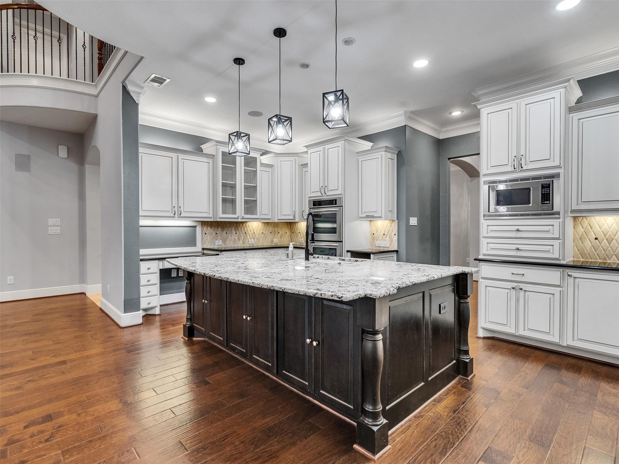 Friendswood, Texas, 77546, United States, 5 Bedrooms Bedrooms, ,5 BathroomsBathrooms,Residential,Active,1971772