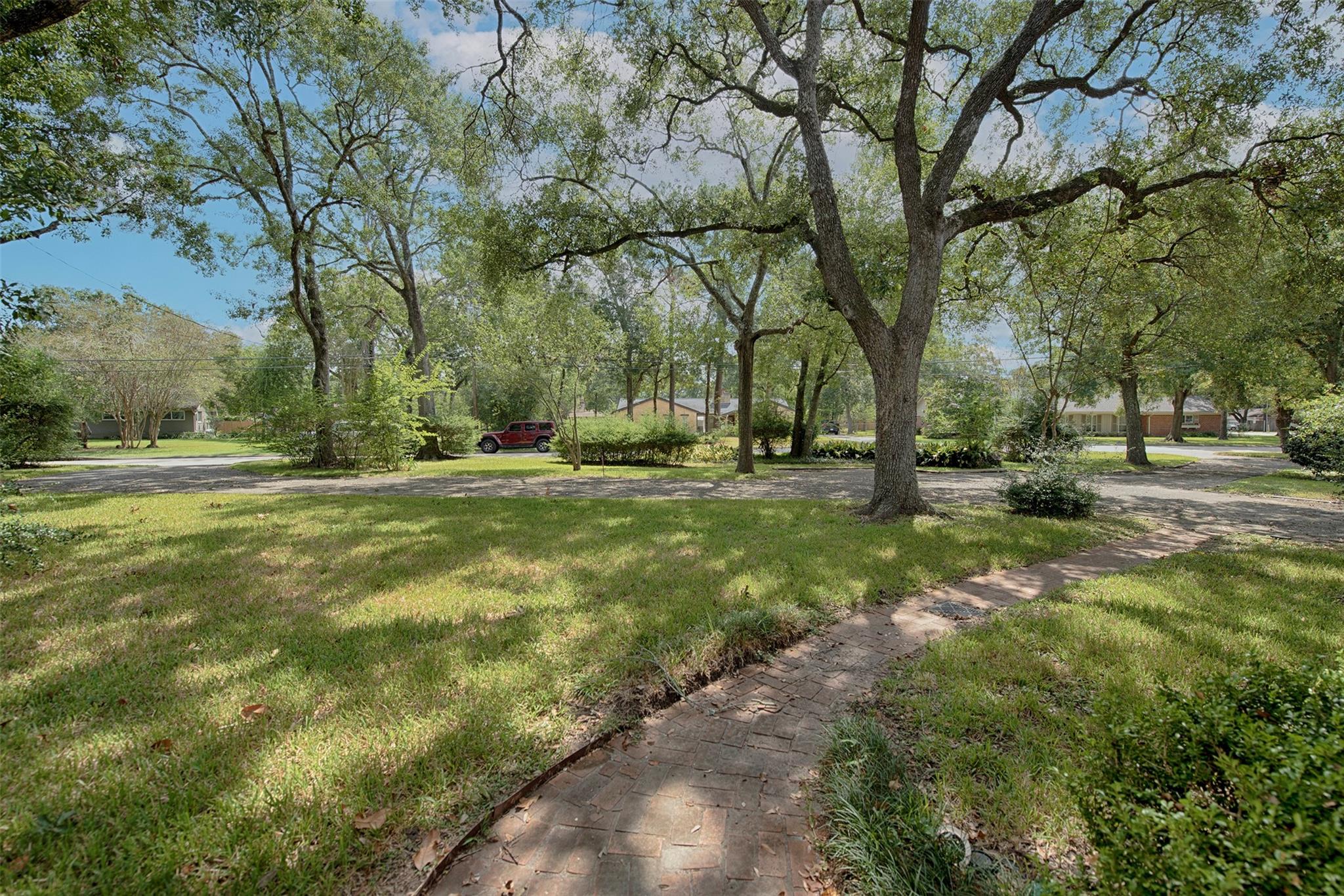 Taylor Lake Village, Texas, 77586, United States, 3 Bedrooms Bedrooms, ,3 BathroomsBathrooms,Residential,Active,1953995