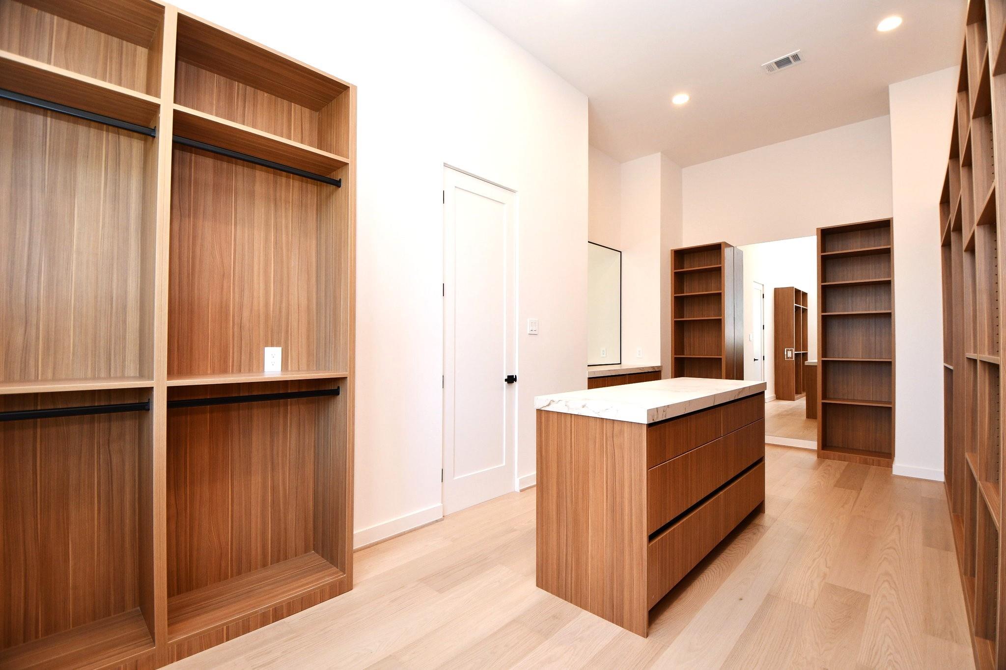 Houston, Texas, 77055, United States, 4 Bedrooms Bedrooms, ,5 BathroomsBathrooms,Residential,Active,1967102