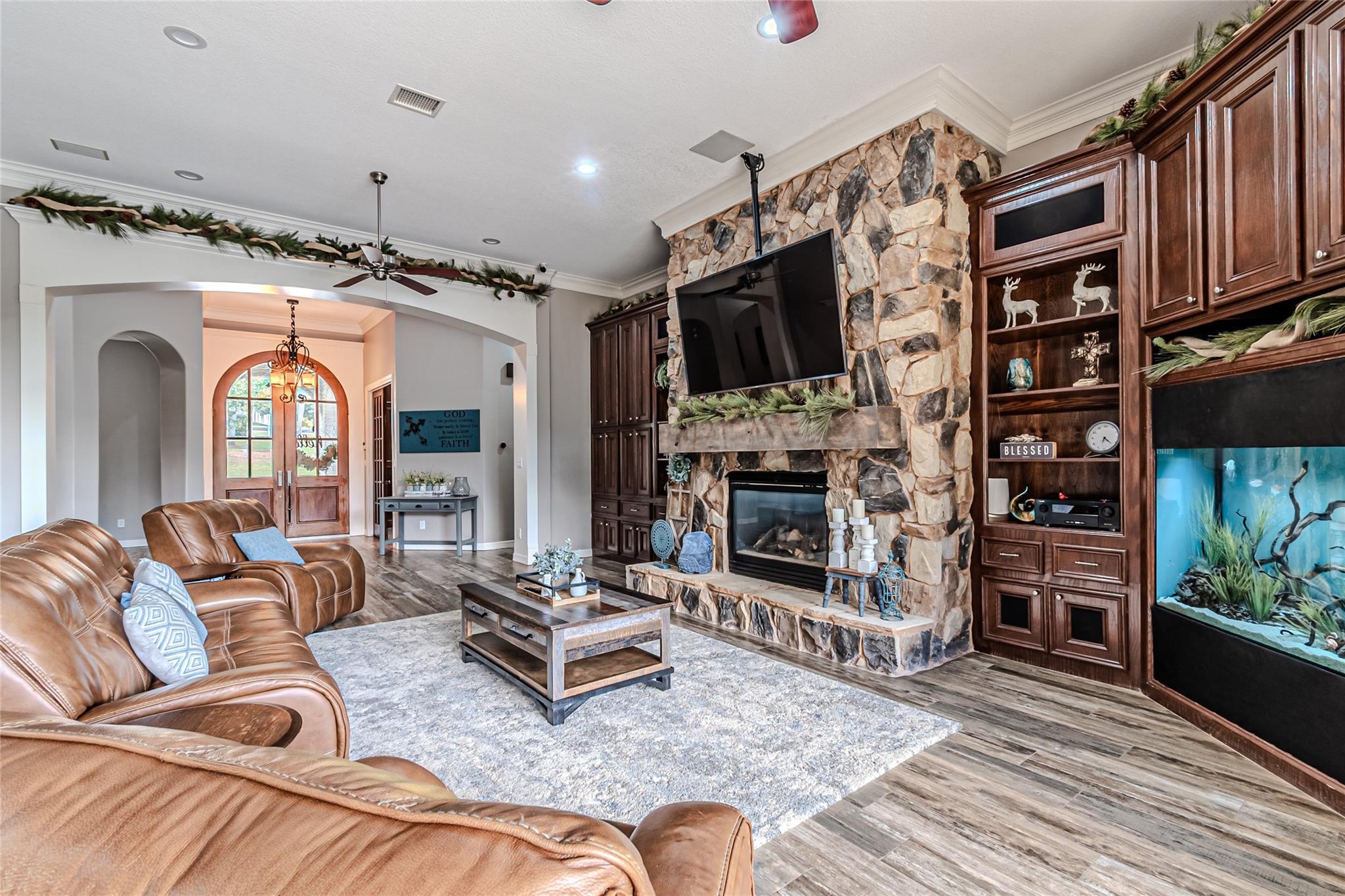 Montgomery, Texas, 77316, United States, 4 Bedrooms Bedrooms, ,7 BathroomsBathrooms,Residential,Active,1993945