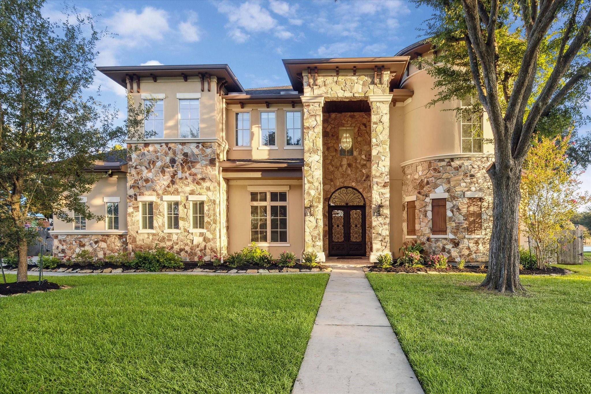 Sugar Land, Texas, 77478, United States, 5 Bedrooms Bedrooms, ,6 BathroomsBathrooms,Residential,Active,1900184