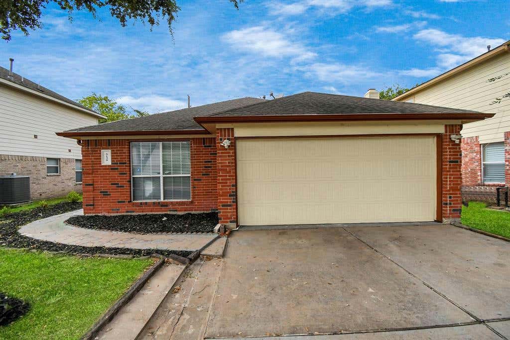 5130 NATASHA RUN LN, HOUSTON, TX 77066, photo 1 of 41