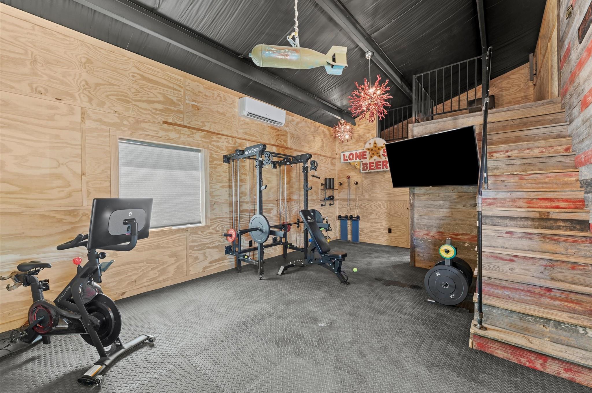 Montgomery, Texas, 77316, United States, 5 Bedrooms Bedrooms, ,7 BathroomsBathrooms,Residential,Active,1963409