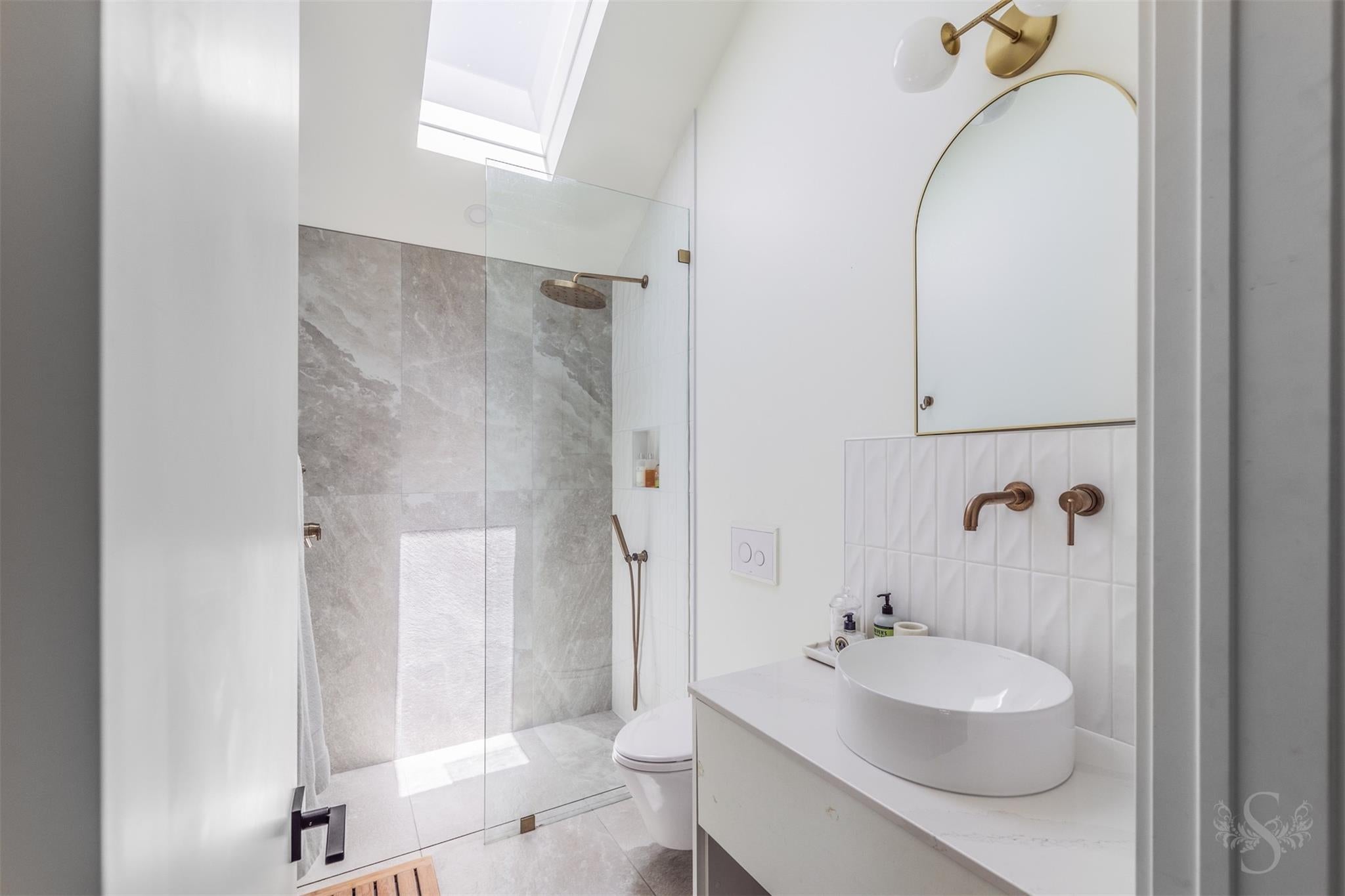 Galveston, Texas, 77550, United States, 4 Bedrooms Bedrooms, ,2 BathroomsBathrooms,Residential,Active,1885028