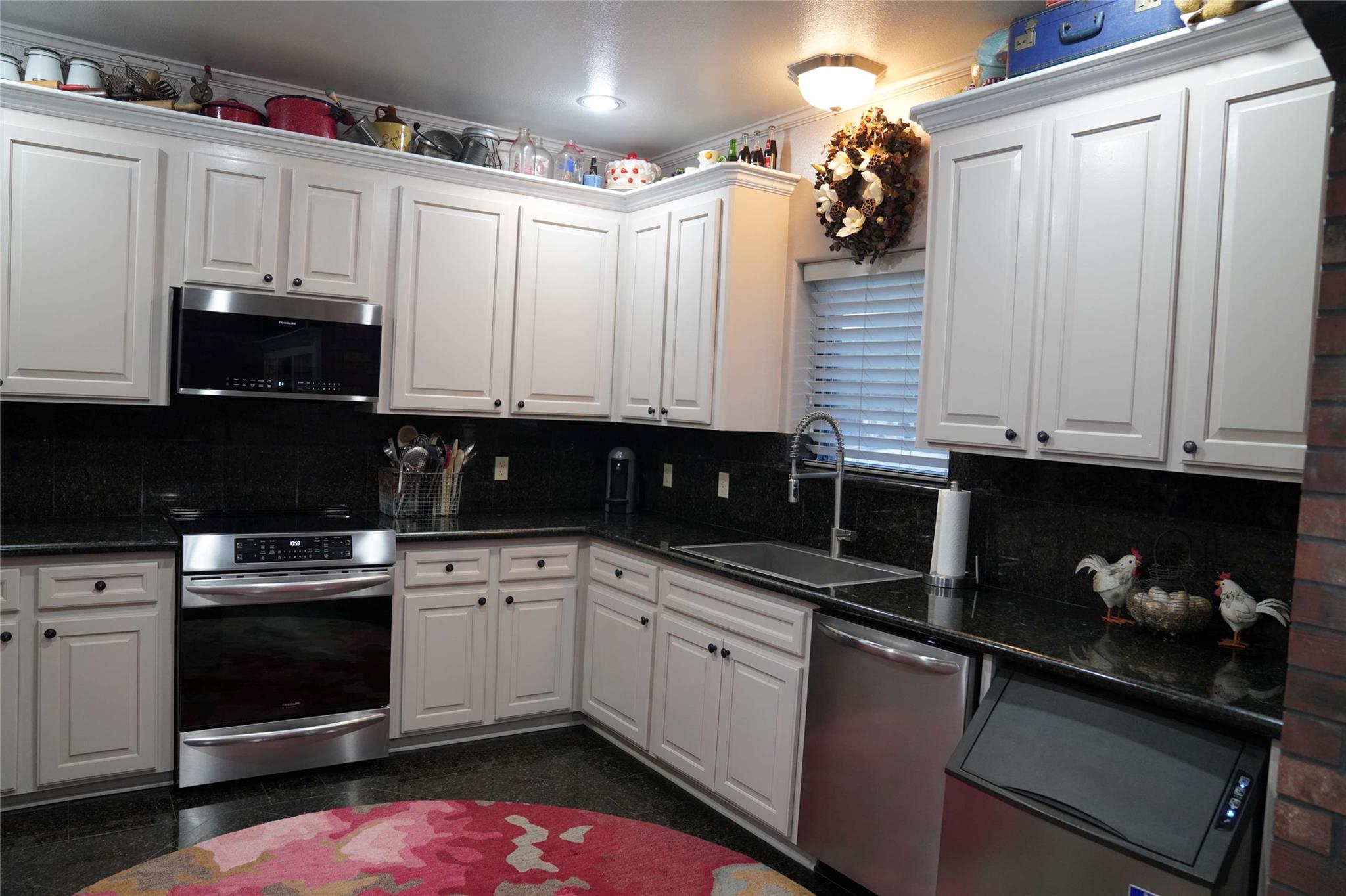 Sheridan, Texas, 77475, United States, 8 Bedrooms Bedrooms, ,5 BathroomsBathrooms,Residential,Active,1954329