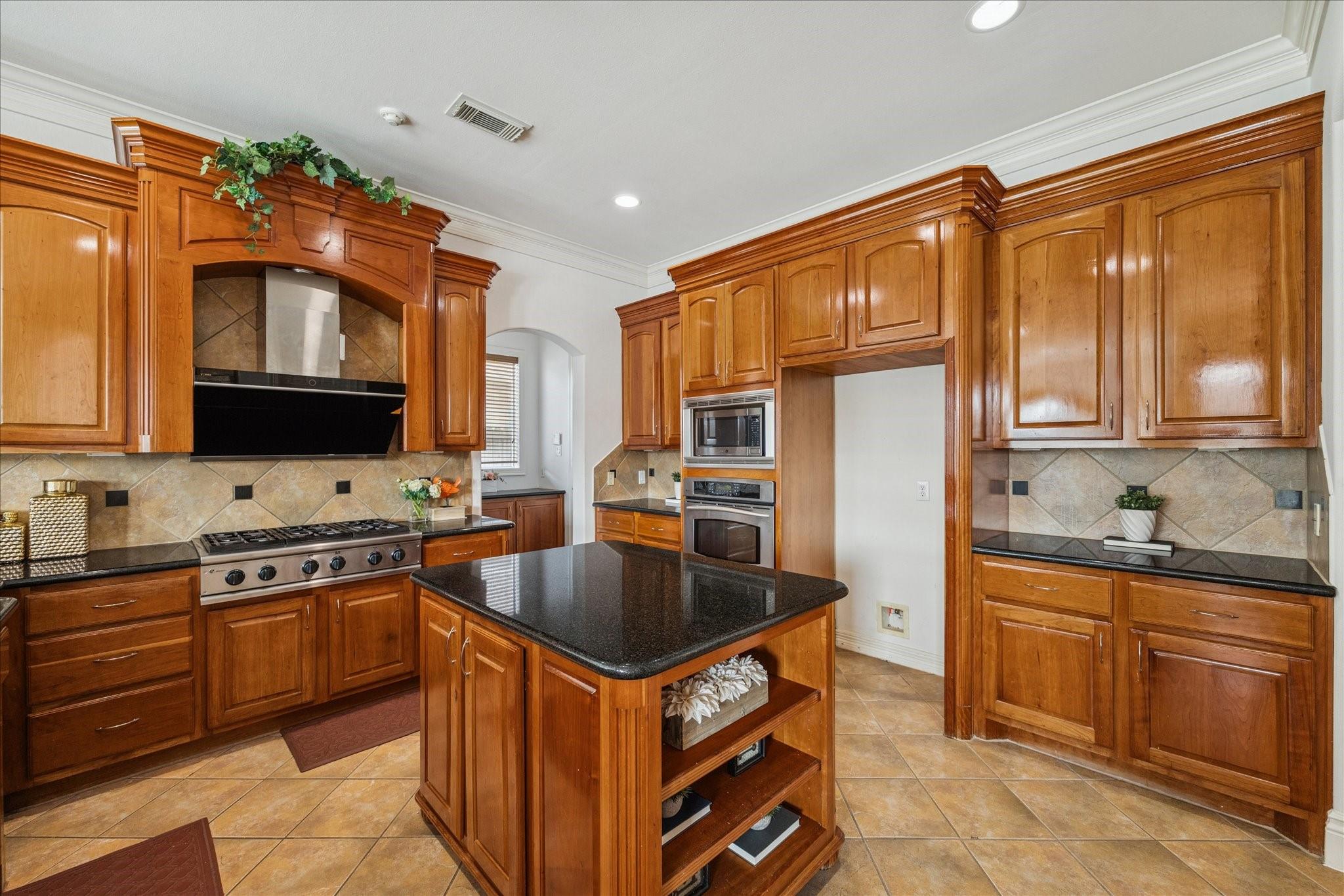 Sugar Land, Texas, 77479, United States, 5 Bedrooms Bedrooms, ,5 BathroomsBathrooms,Residential,Active,2007093